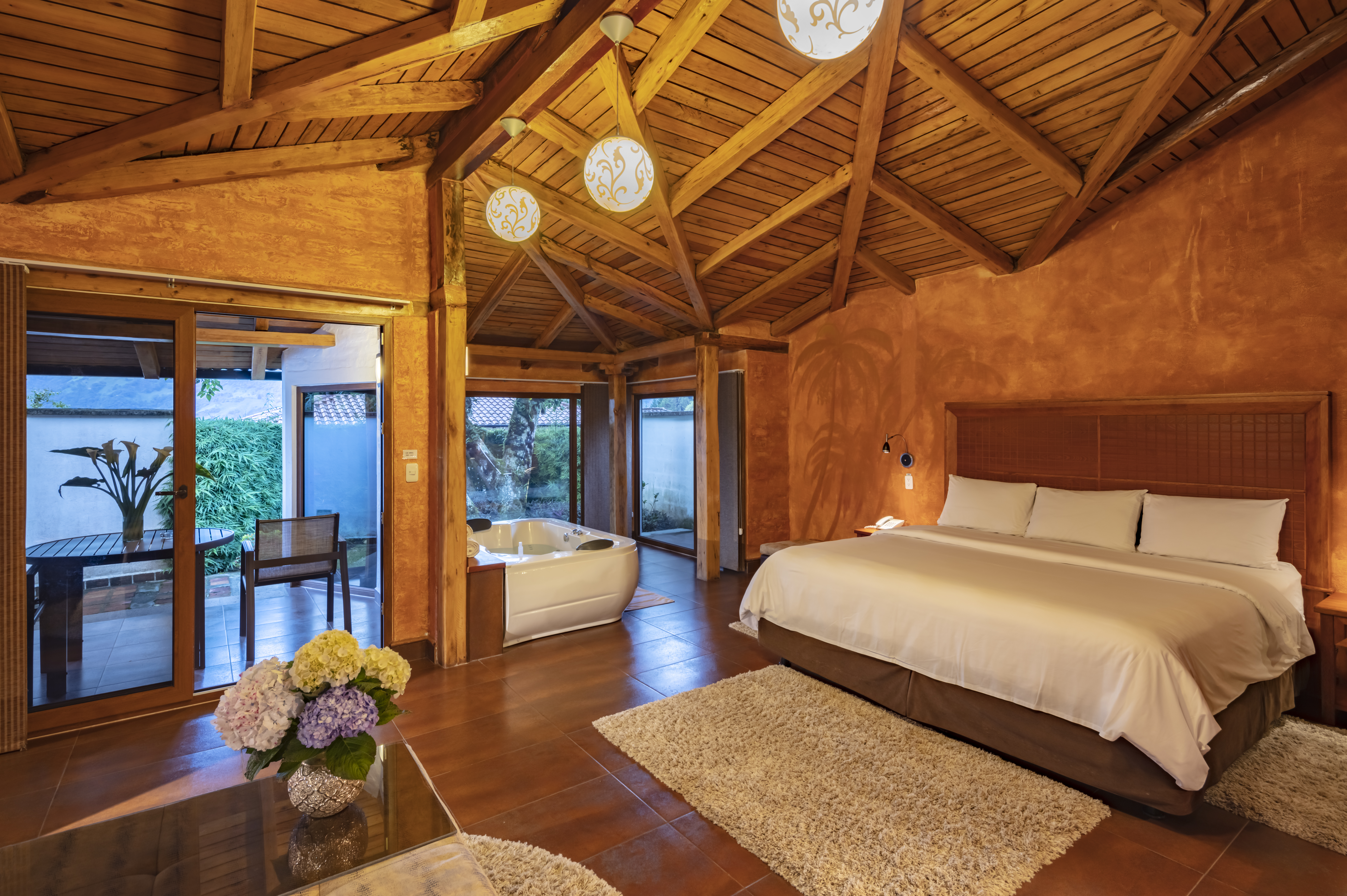 Suite King Bed with Jacuzzi