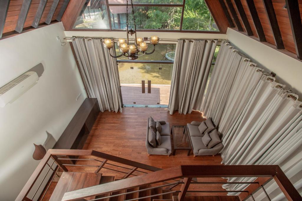 Villa King Size Bed