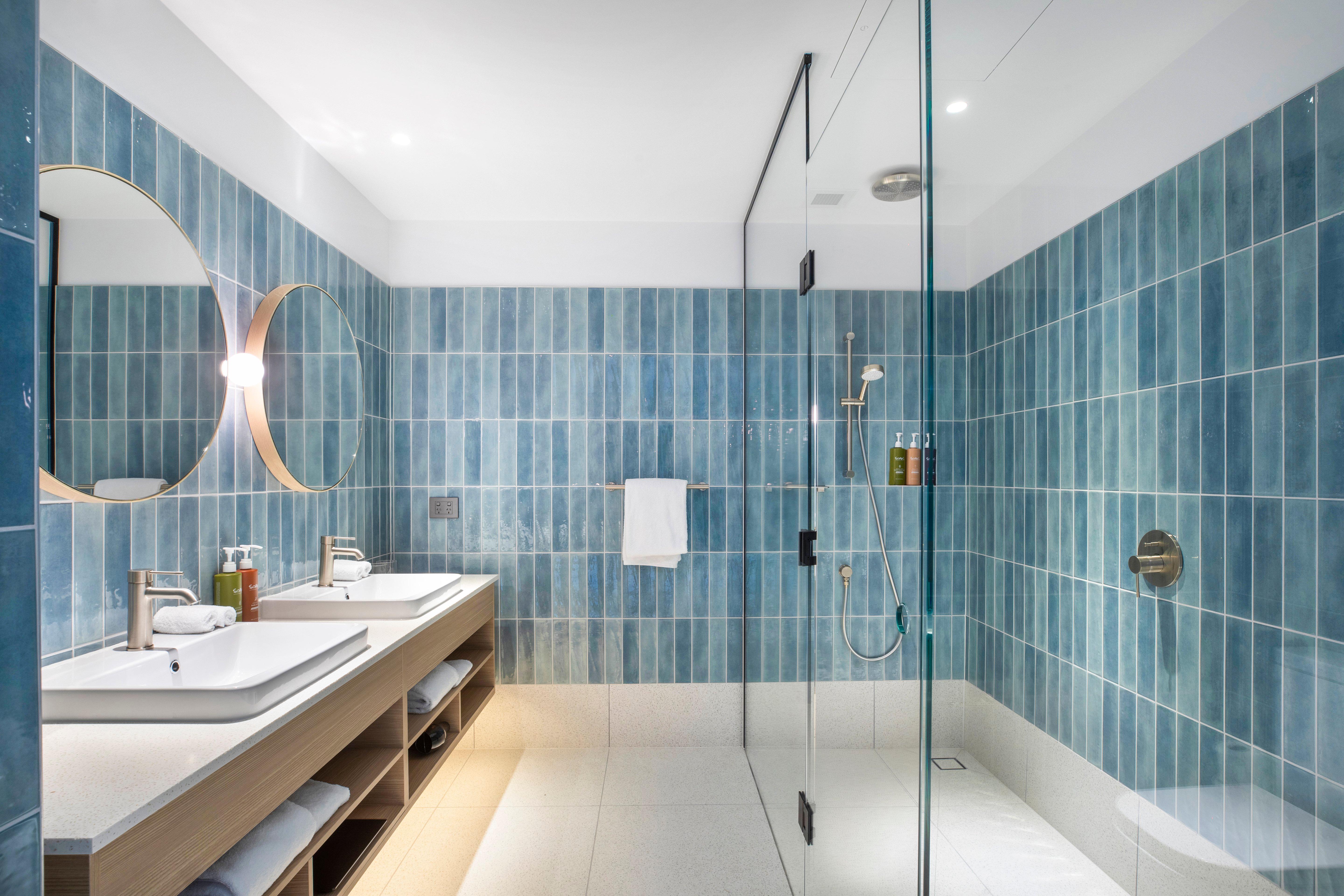 Suite City View King Bed