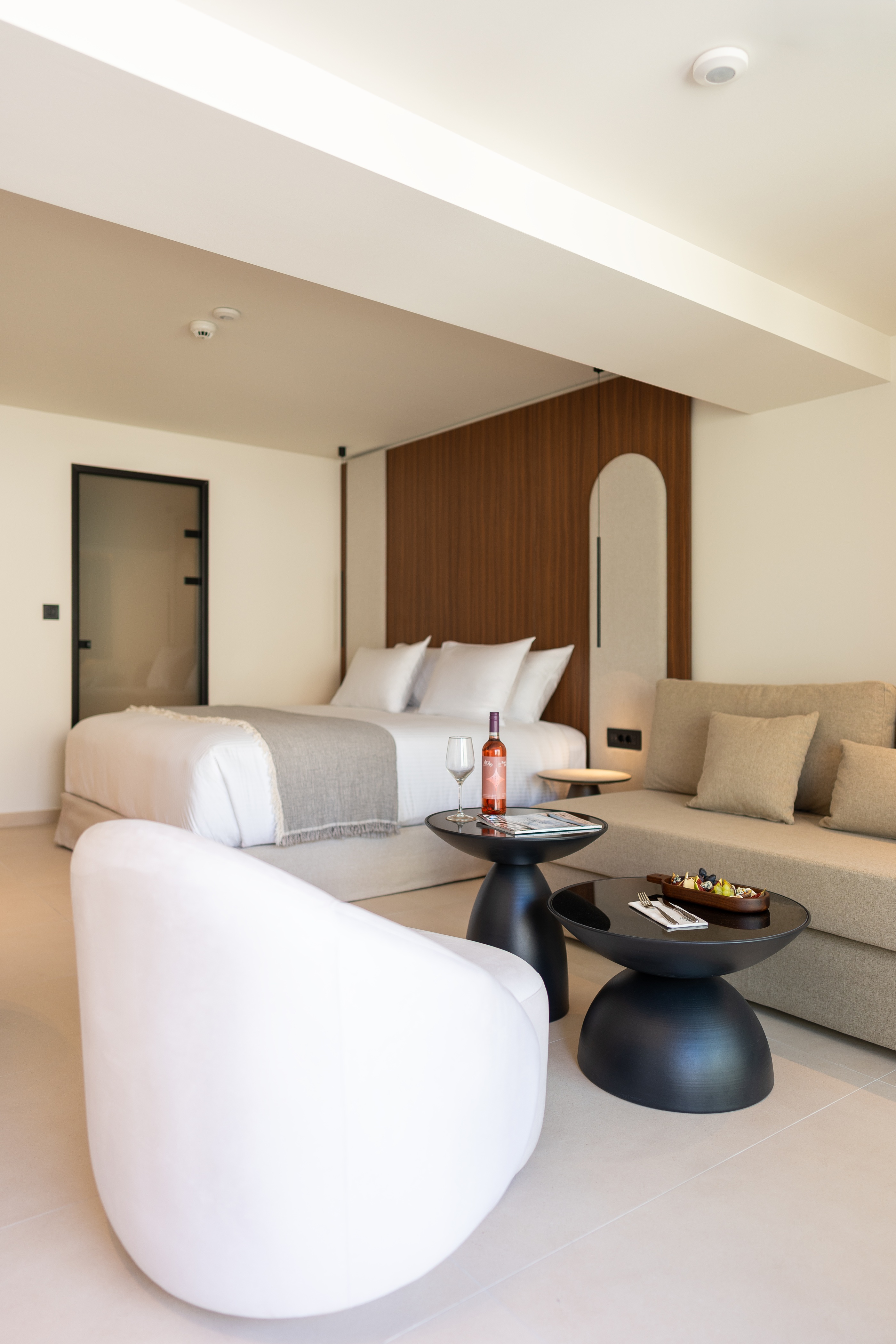 Triple Deluxe One Bed