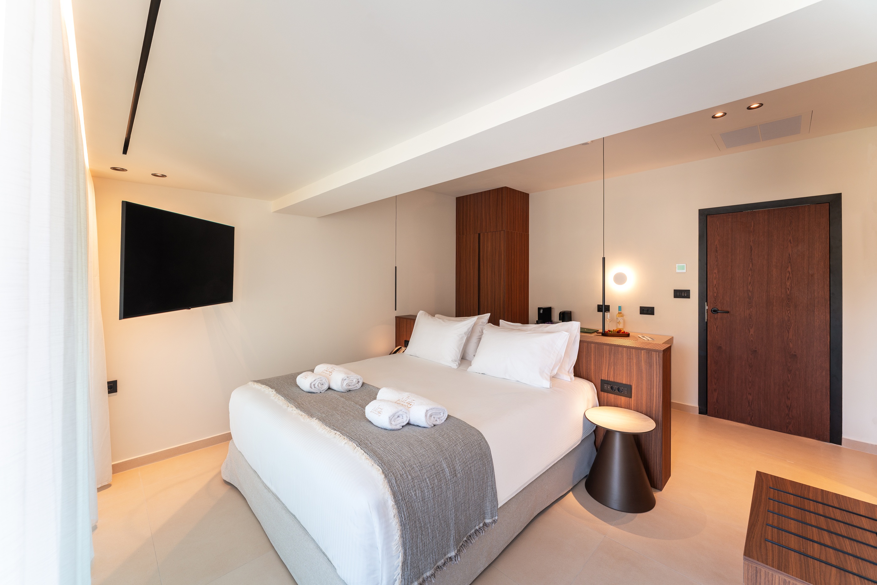 Double Deluxe Pool View