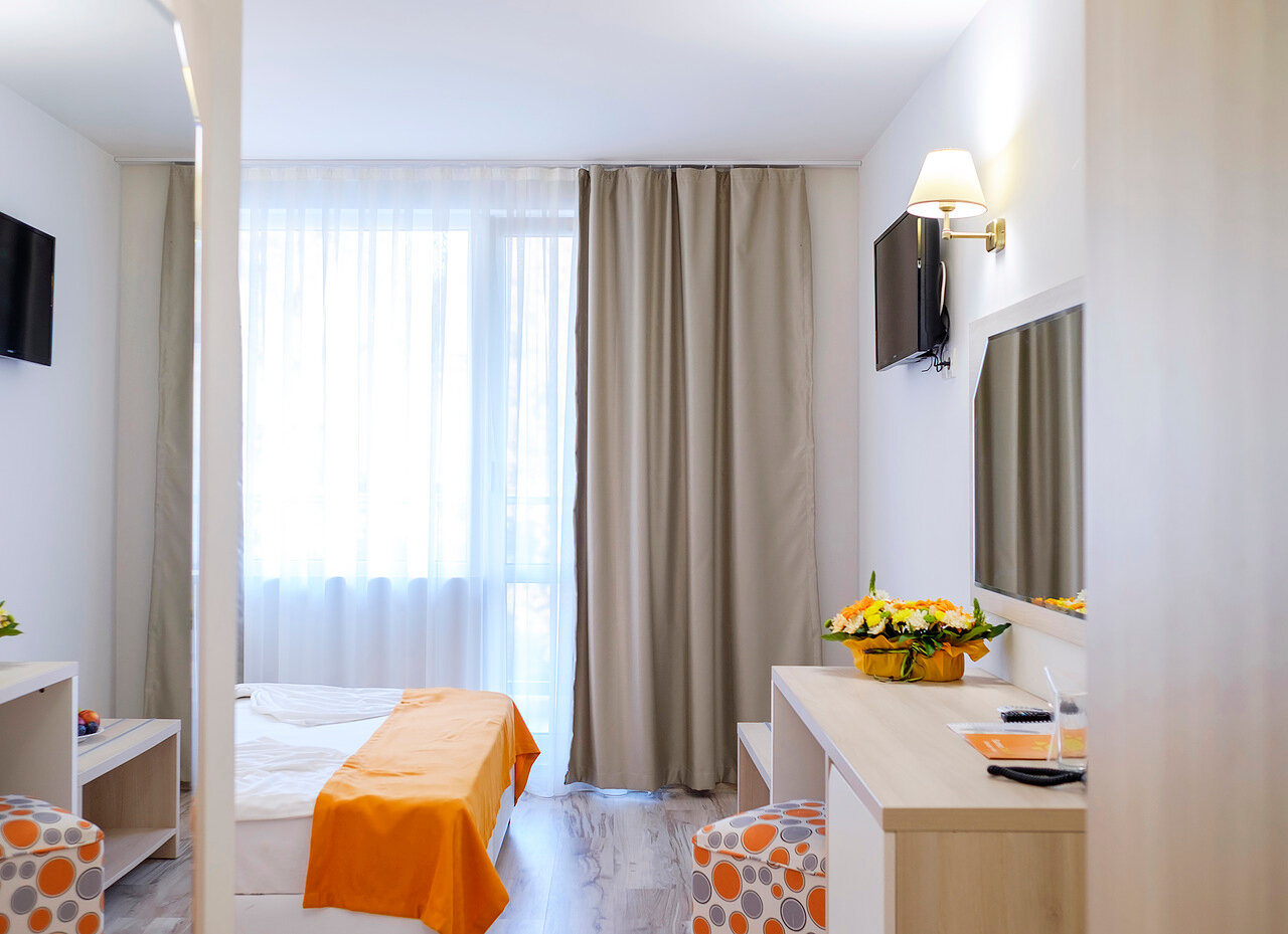 Double or Twin Standard