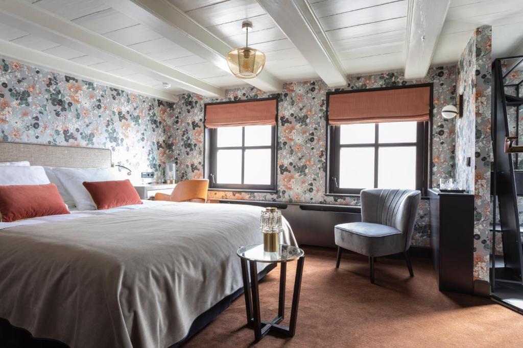 Double Deluxe King Bed