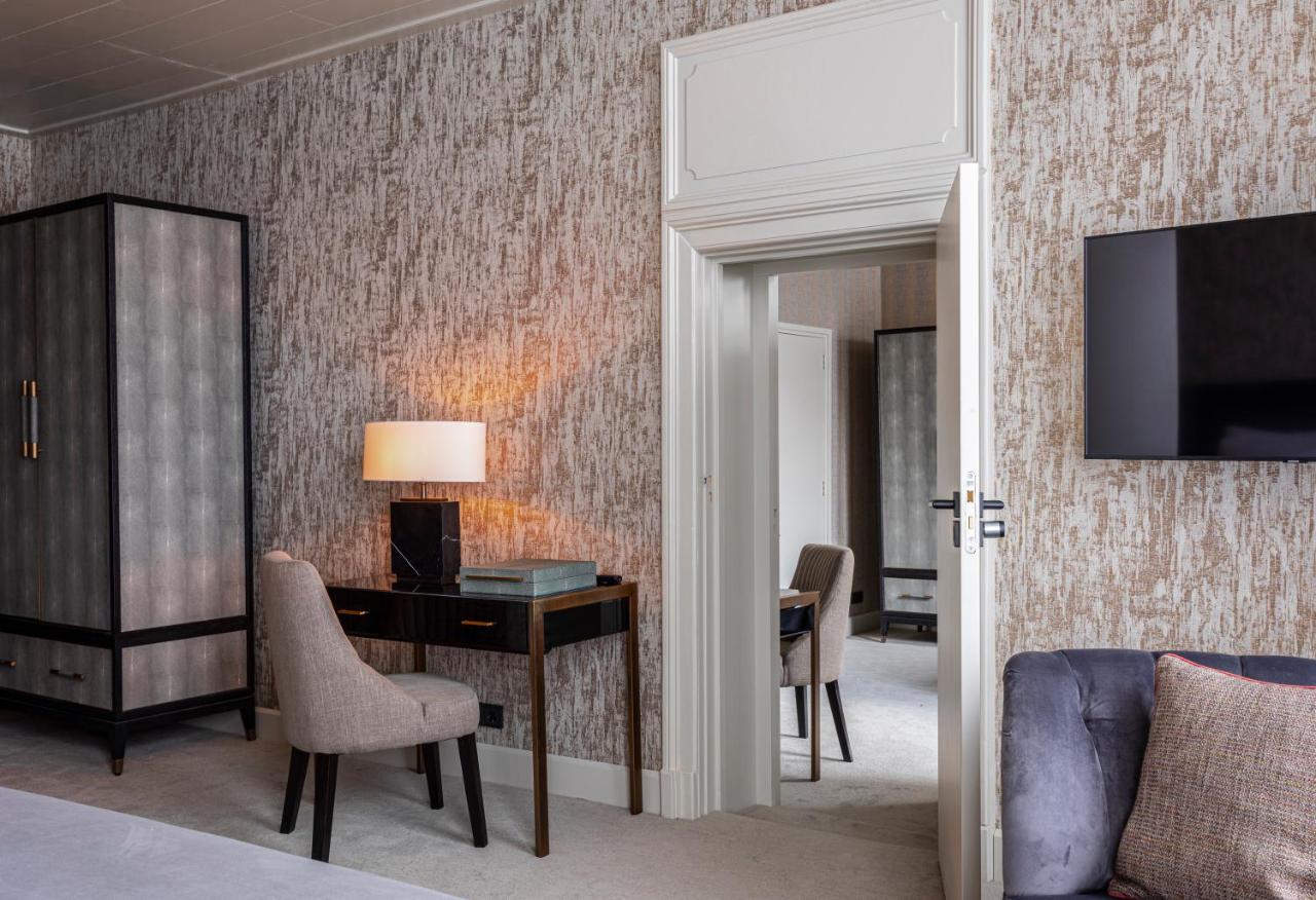 Family Room Connecting Room