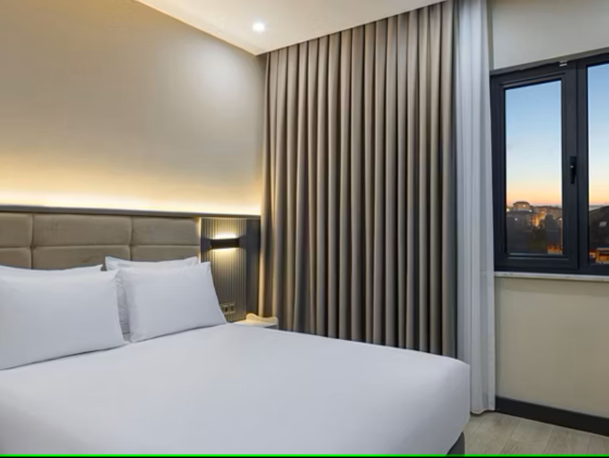 Triple Premium Queen Bed