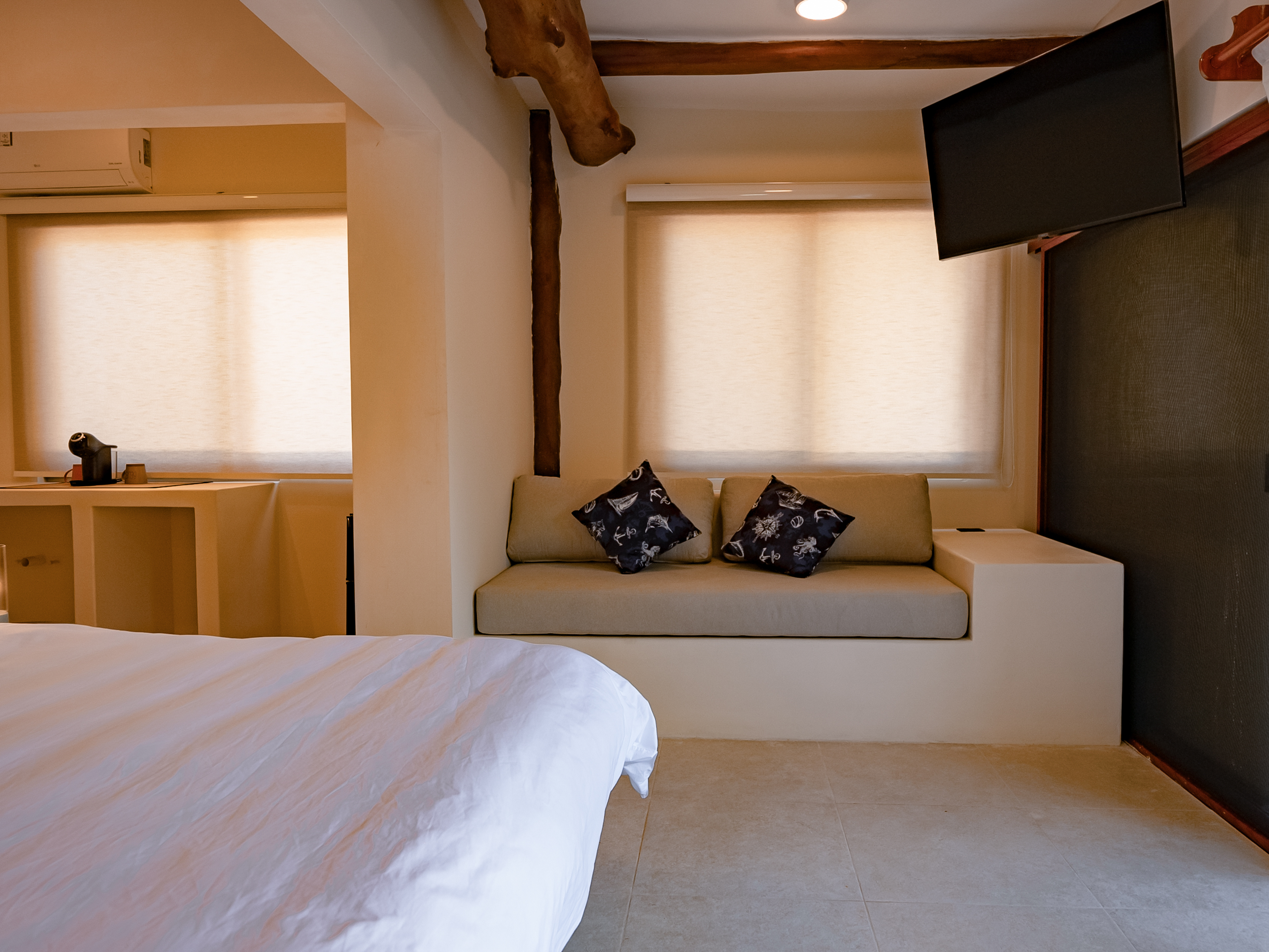 Suite Deluxe Pool View