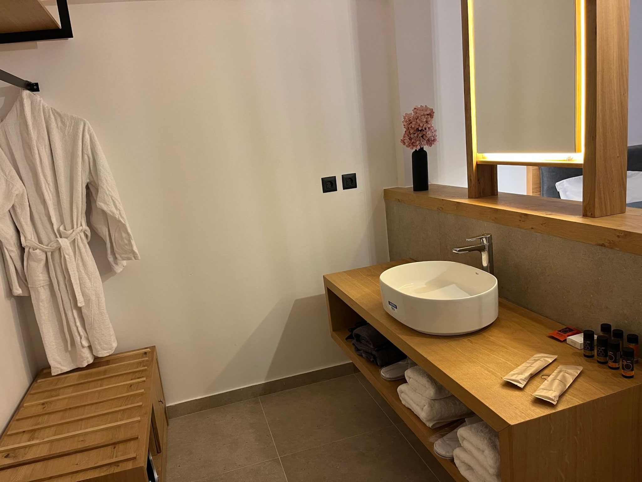 Double Deluxe Pool View