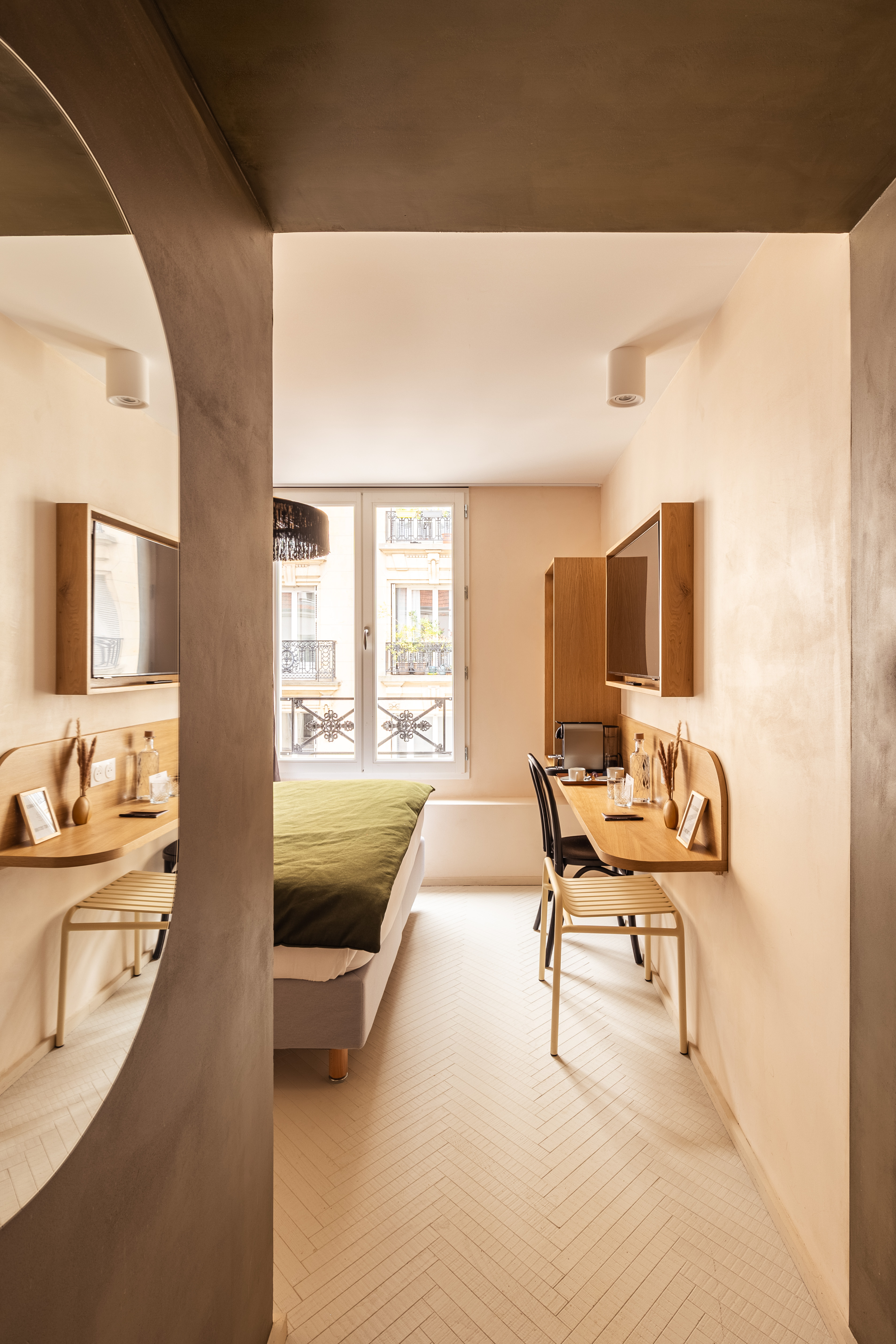 Double Deluxe Queen Bed