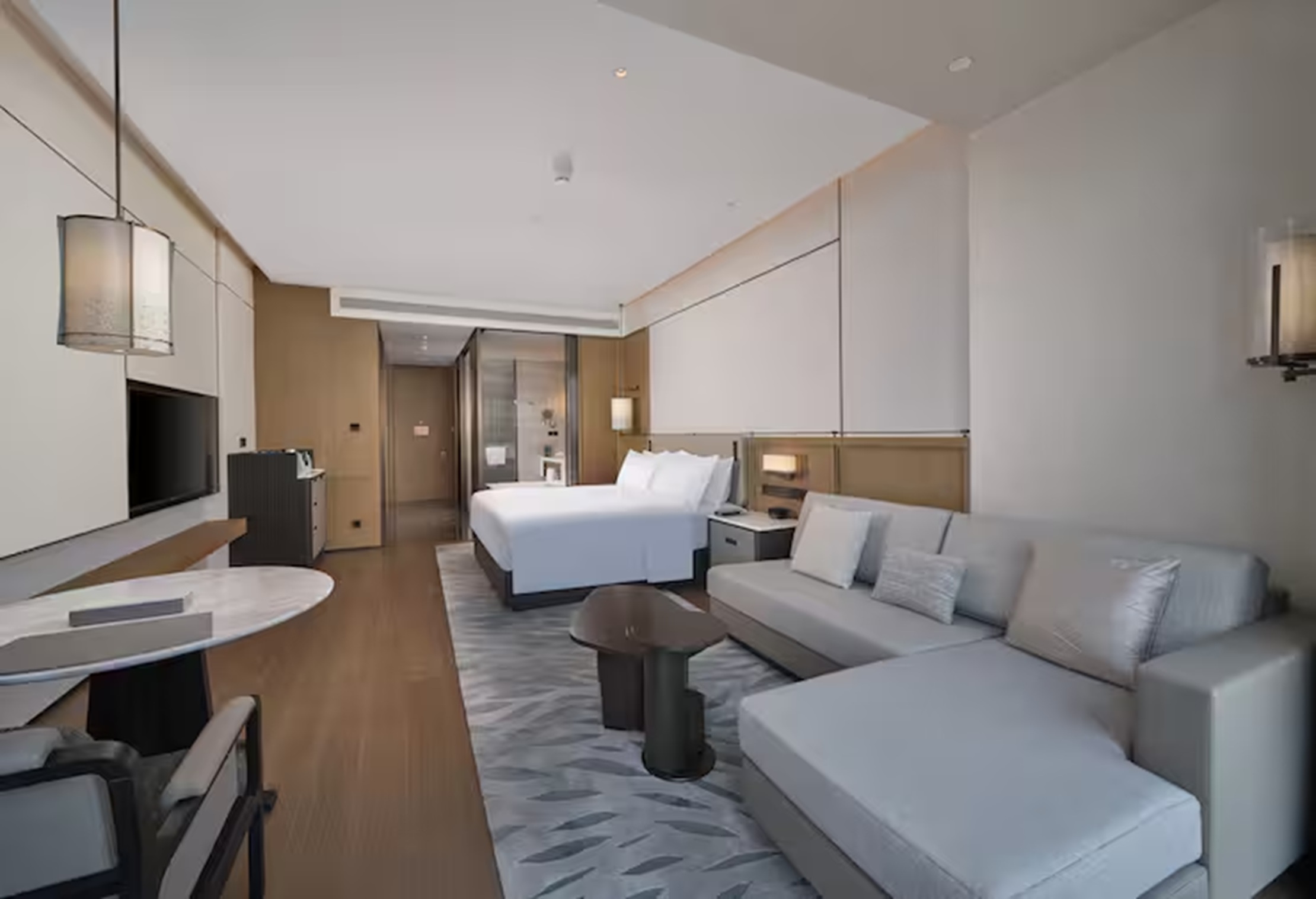 Double Deluxe King Bed