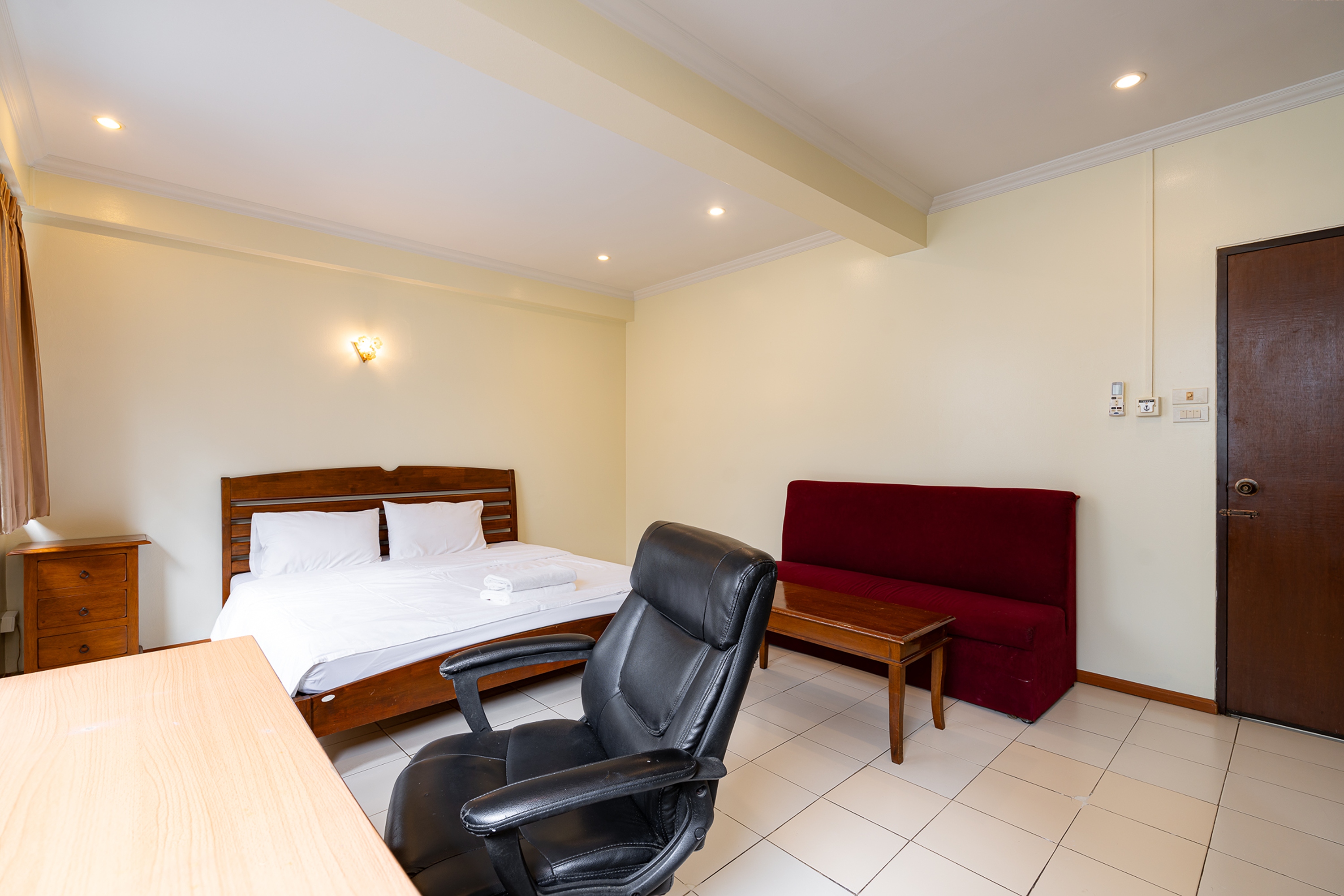 Double Deluxe King Bed