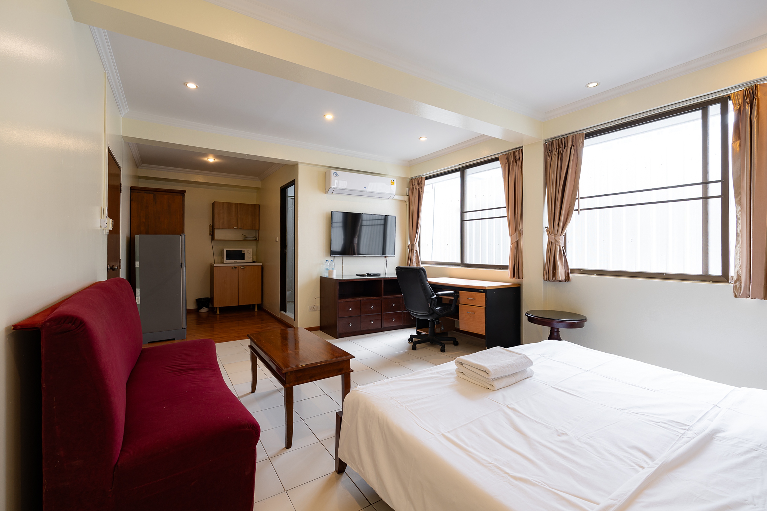 Double Deluxe King Bed