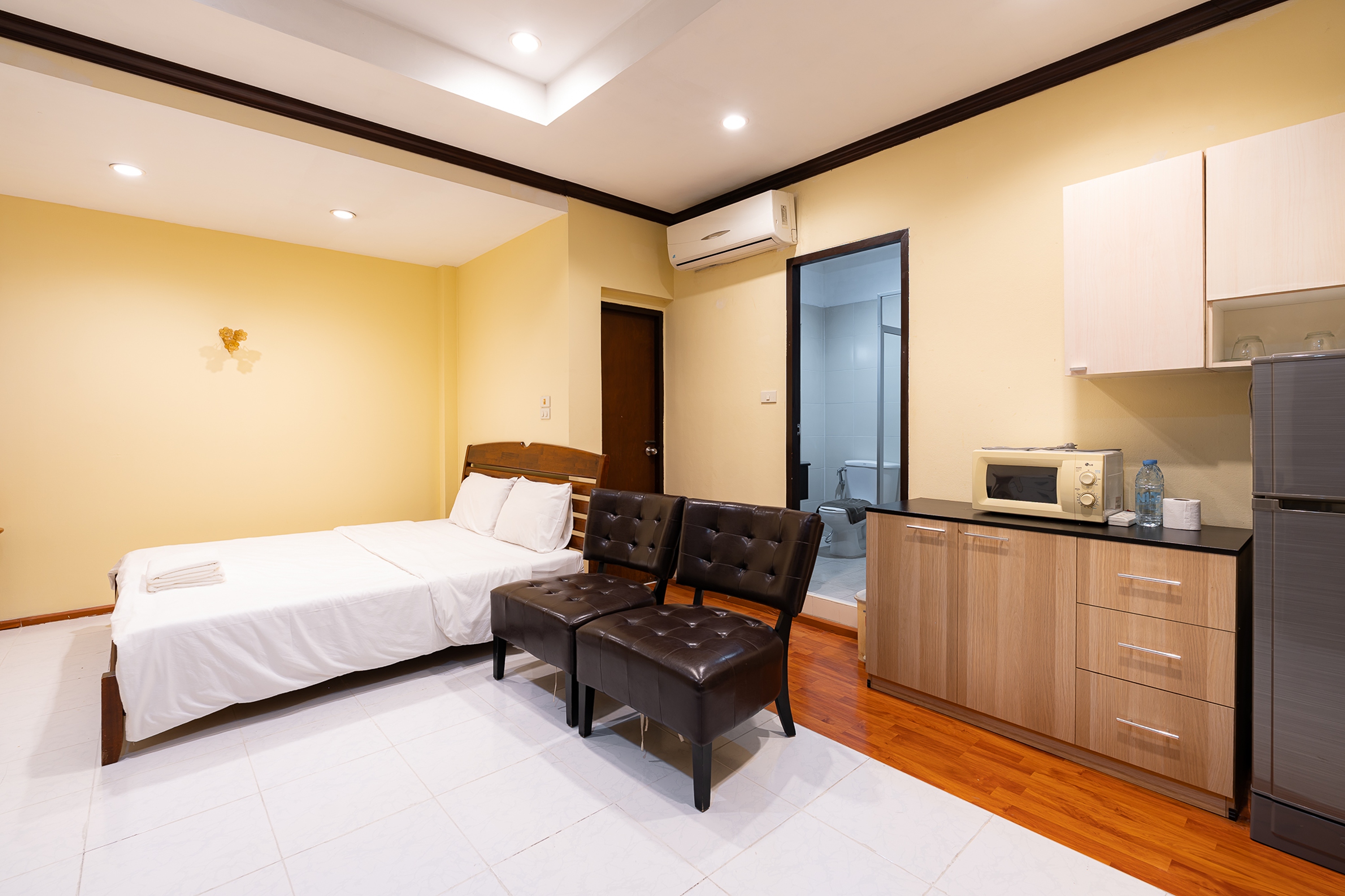 Double Deluxe King Bed