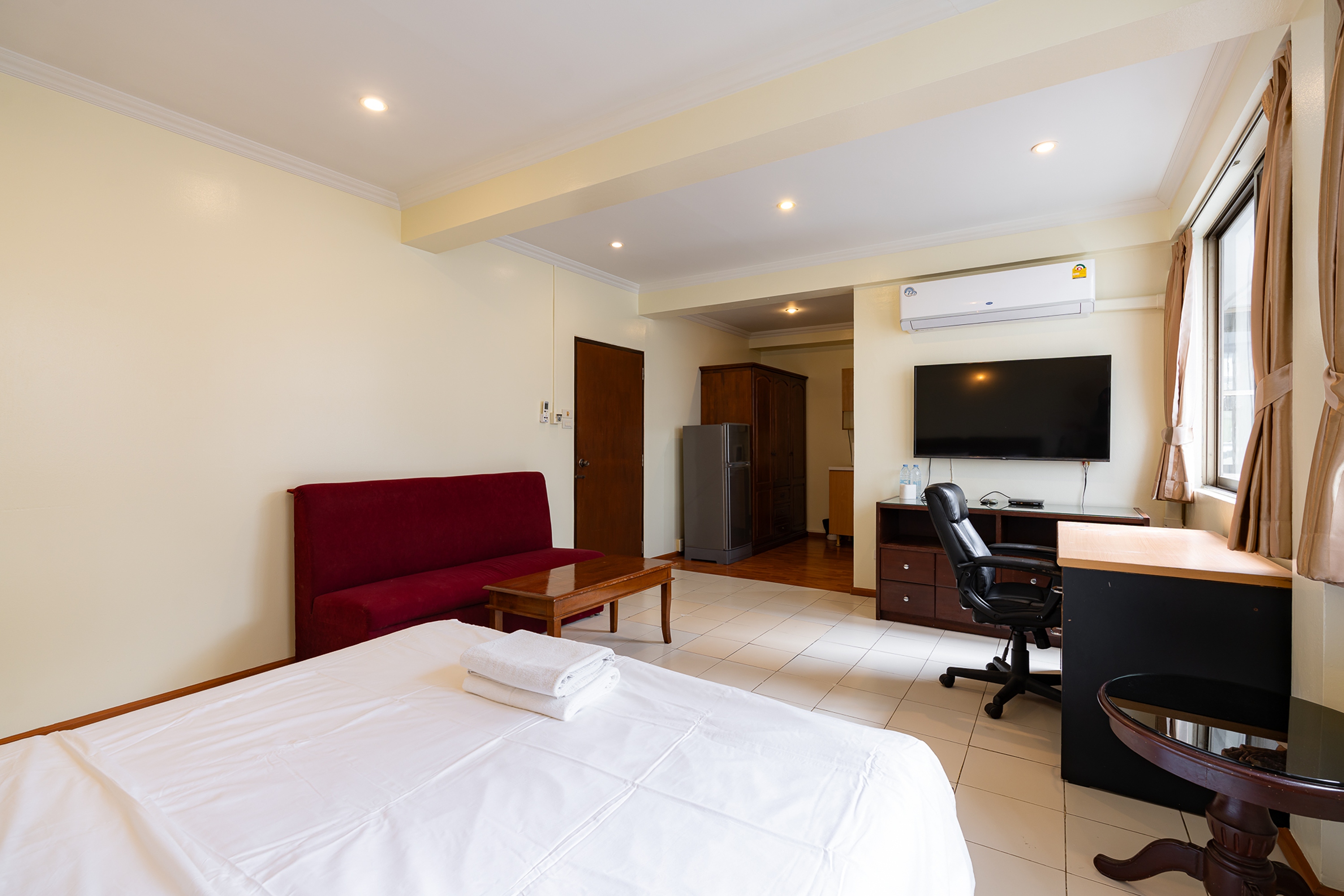 Double Deluxe King Bed