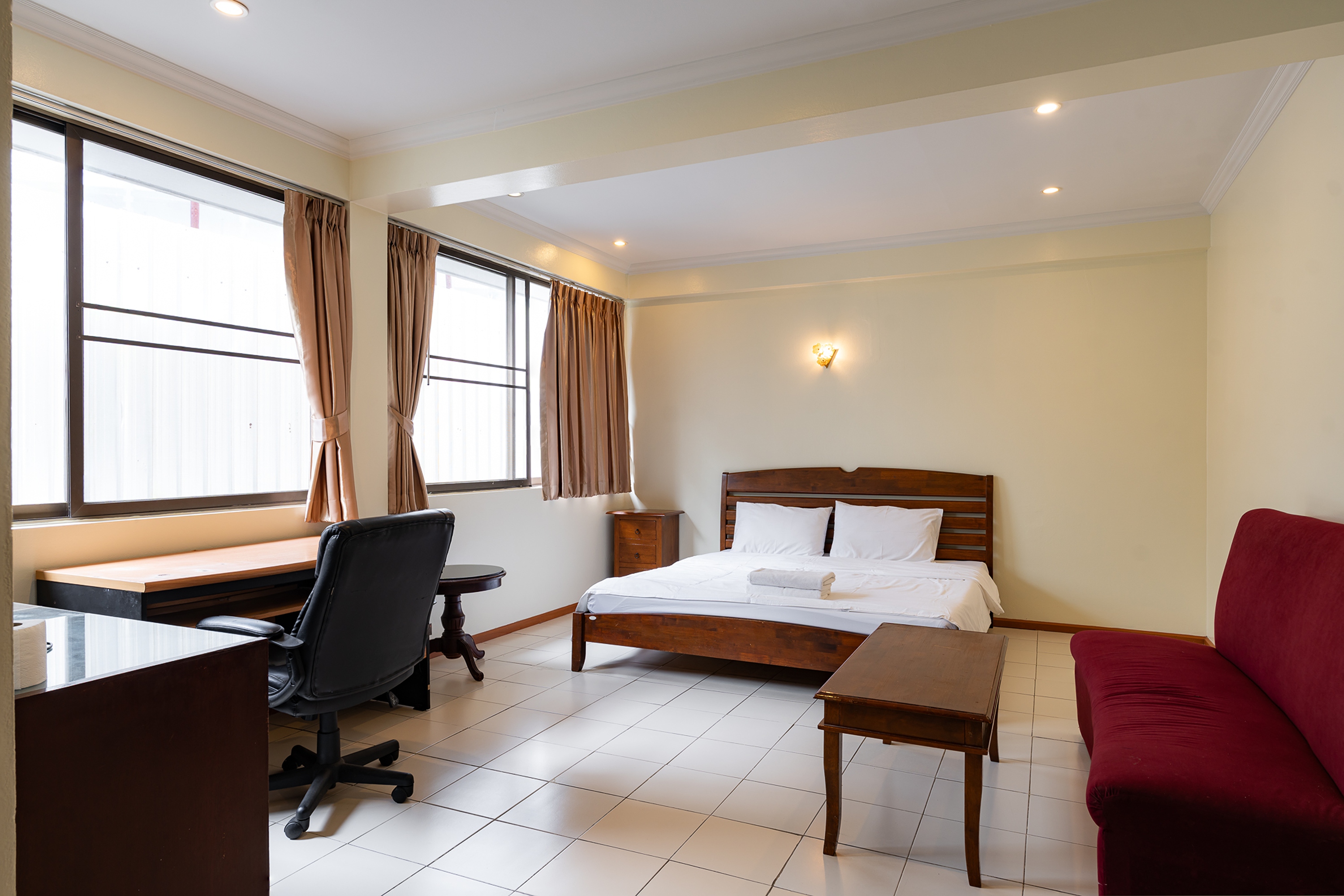 Double Deluxe King Bed