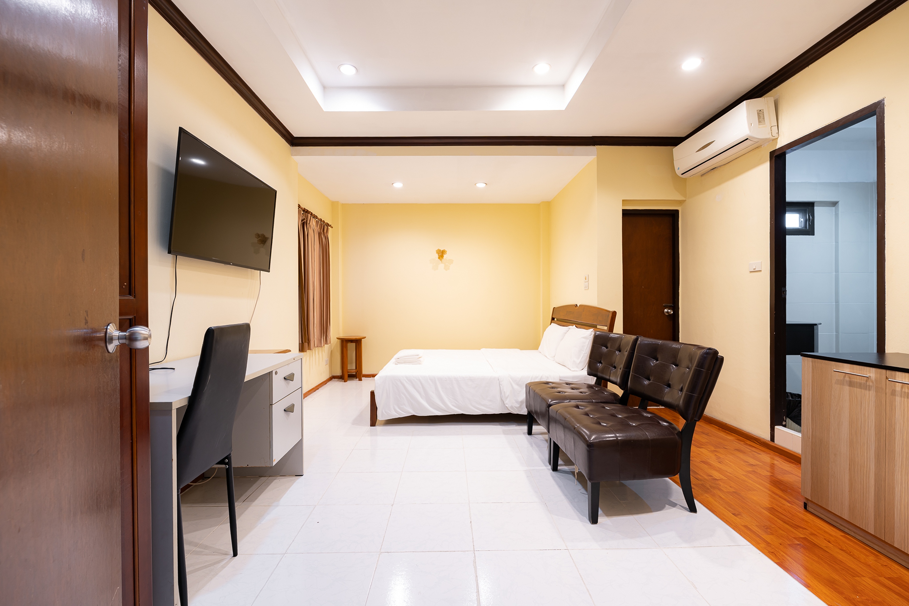 Double Deluxe King Bed