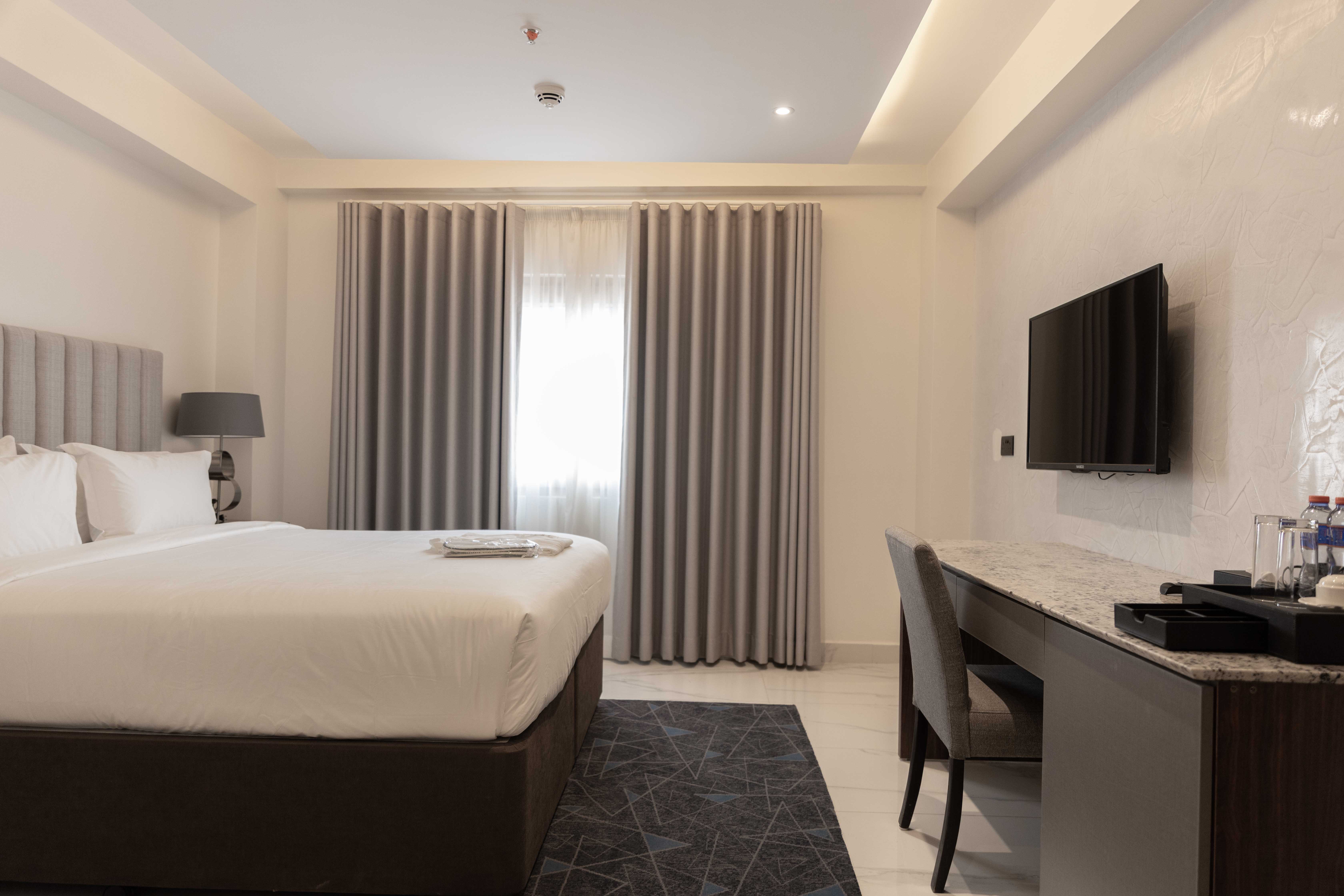 Double Deluxe Queen Bed