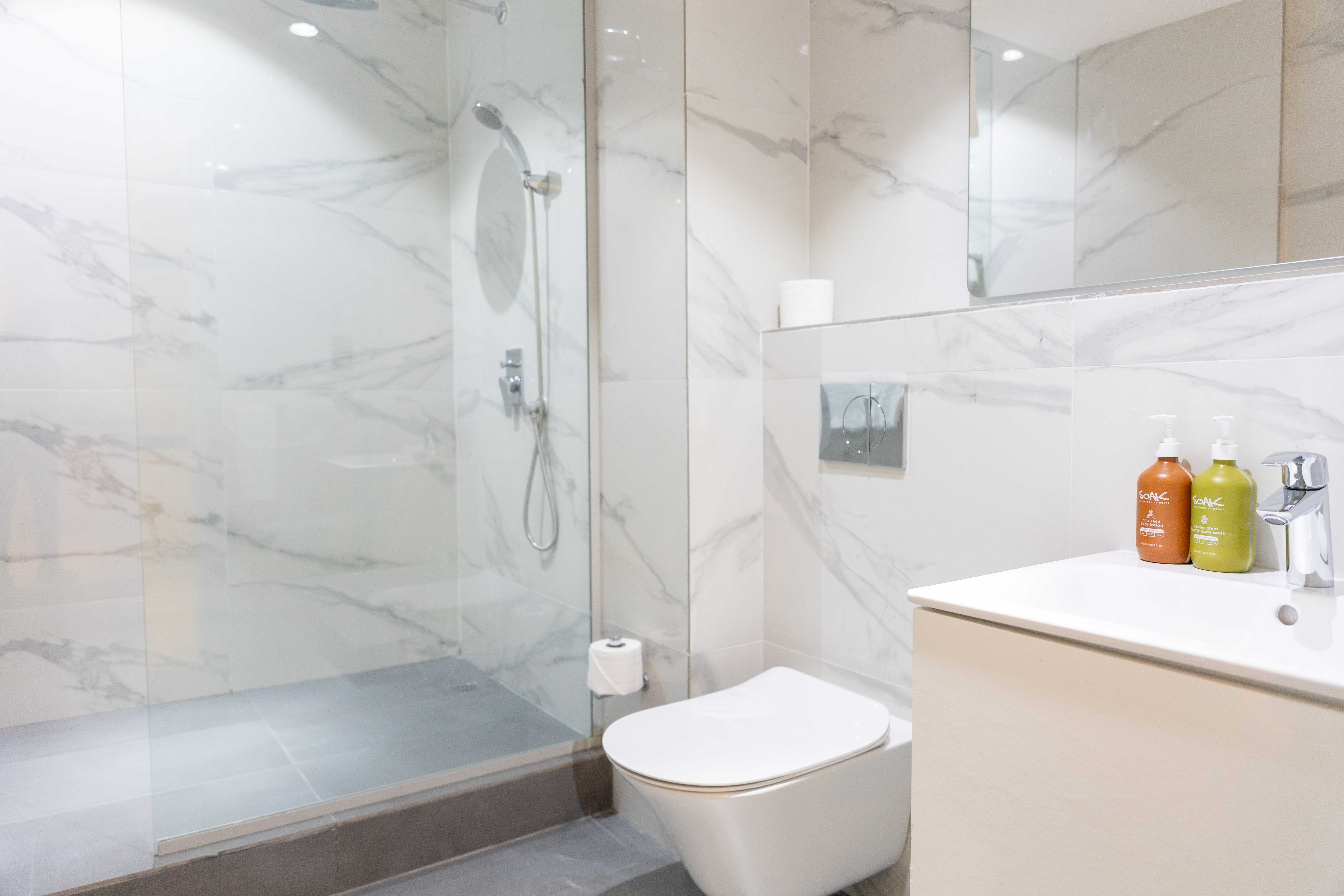 Double Deluxe Queen Bed