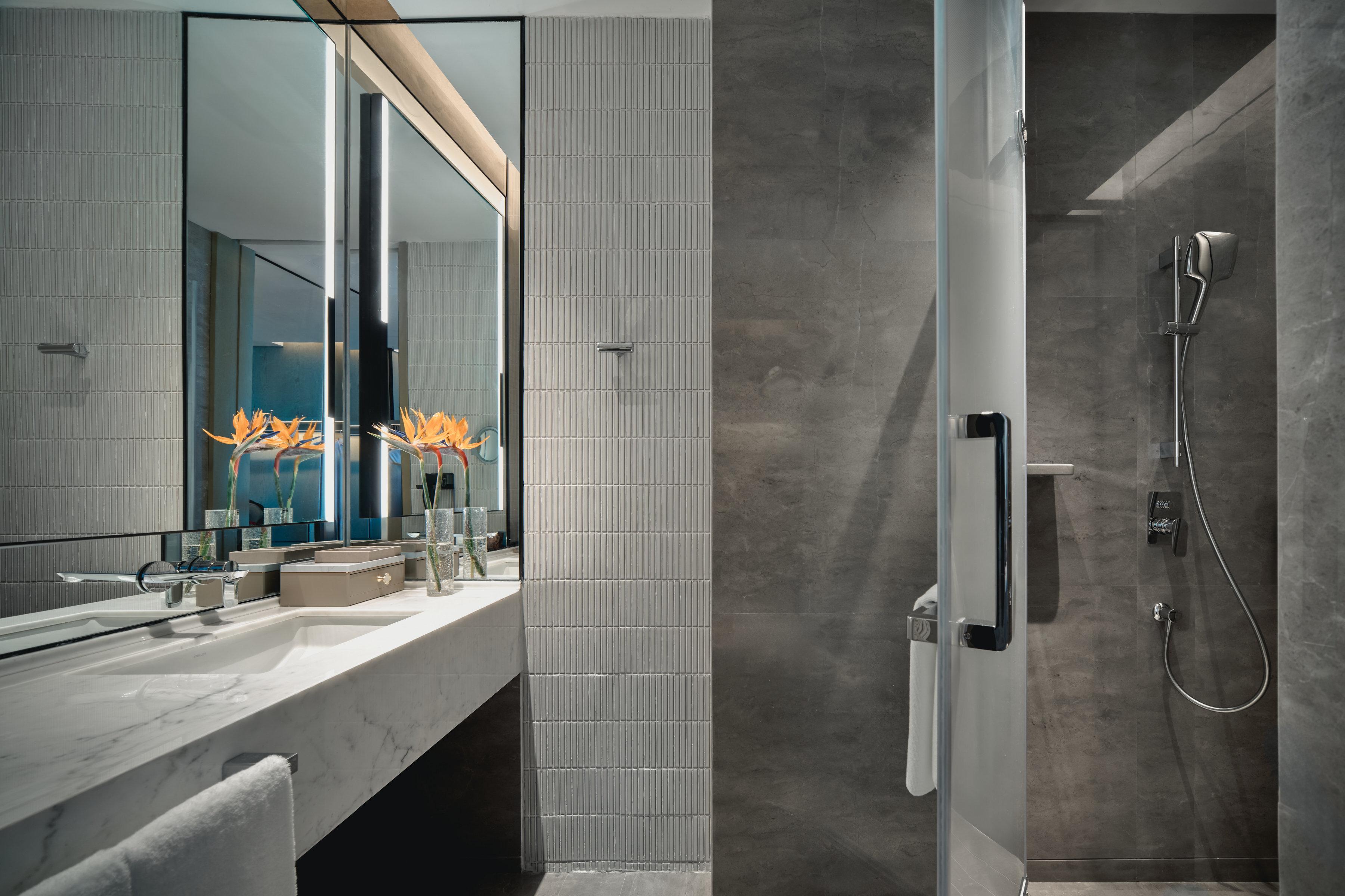 Double Garden View King Bed