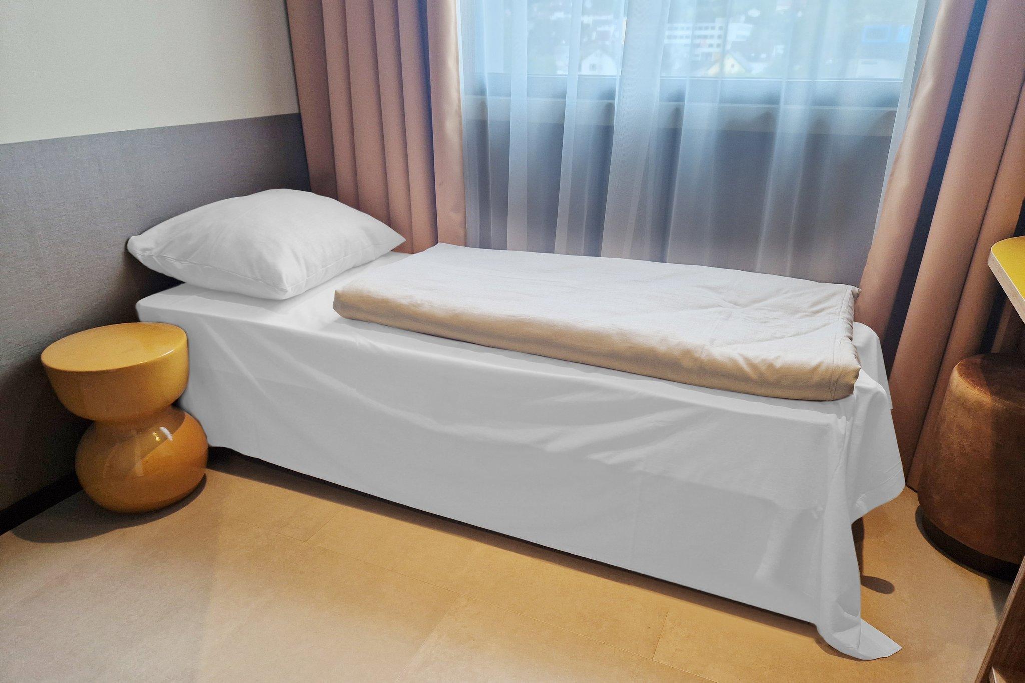 Double Queen Size Bed