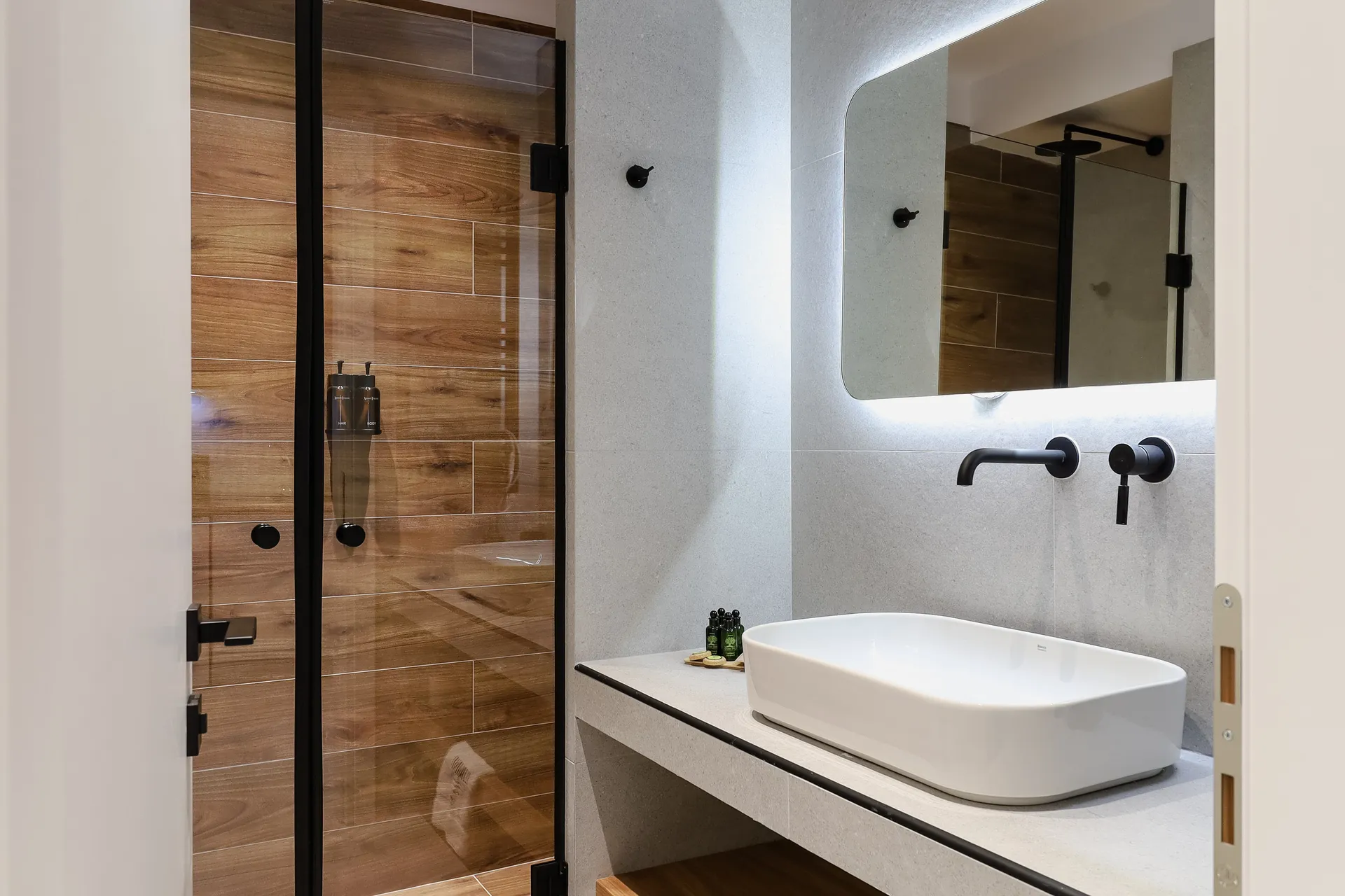 Triple Deluxe with Jacuzzi