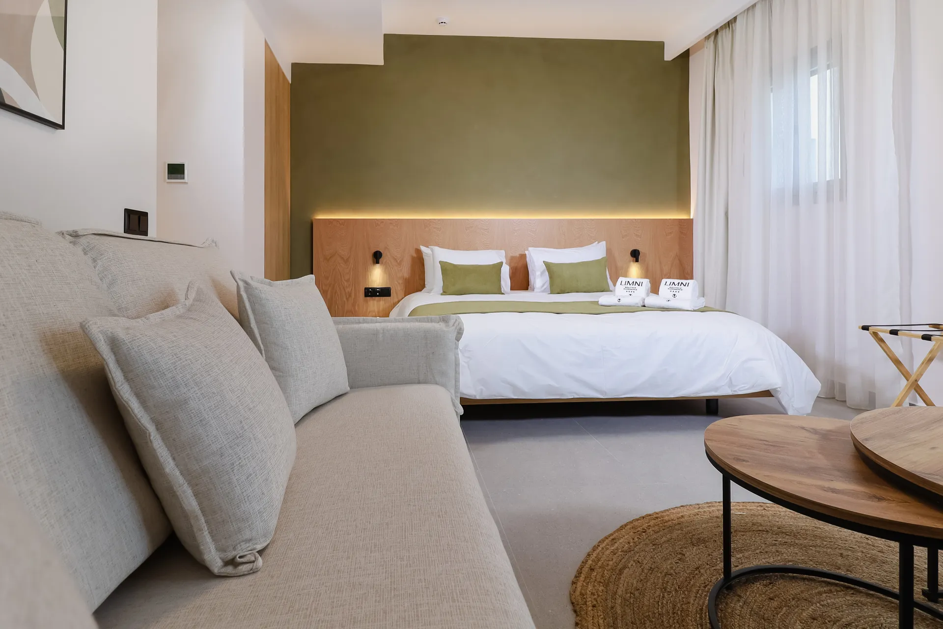 Triple Deluxe with Jacuzzi