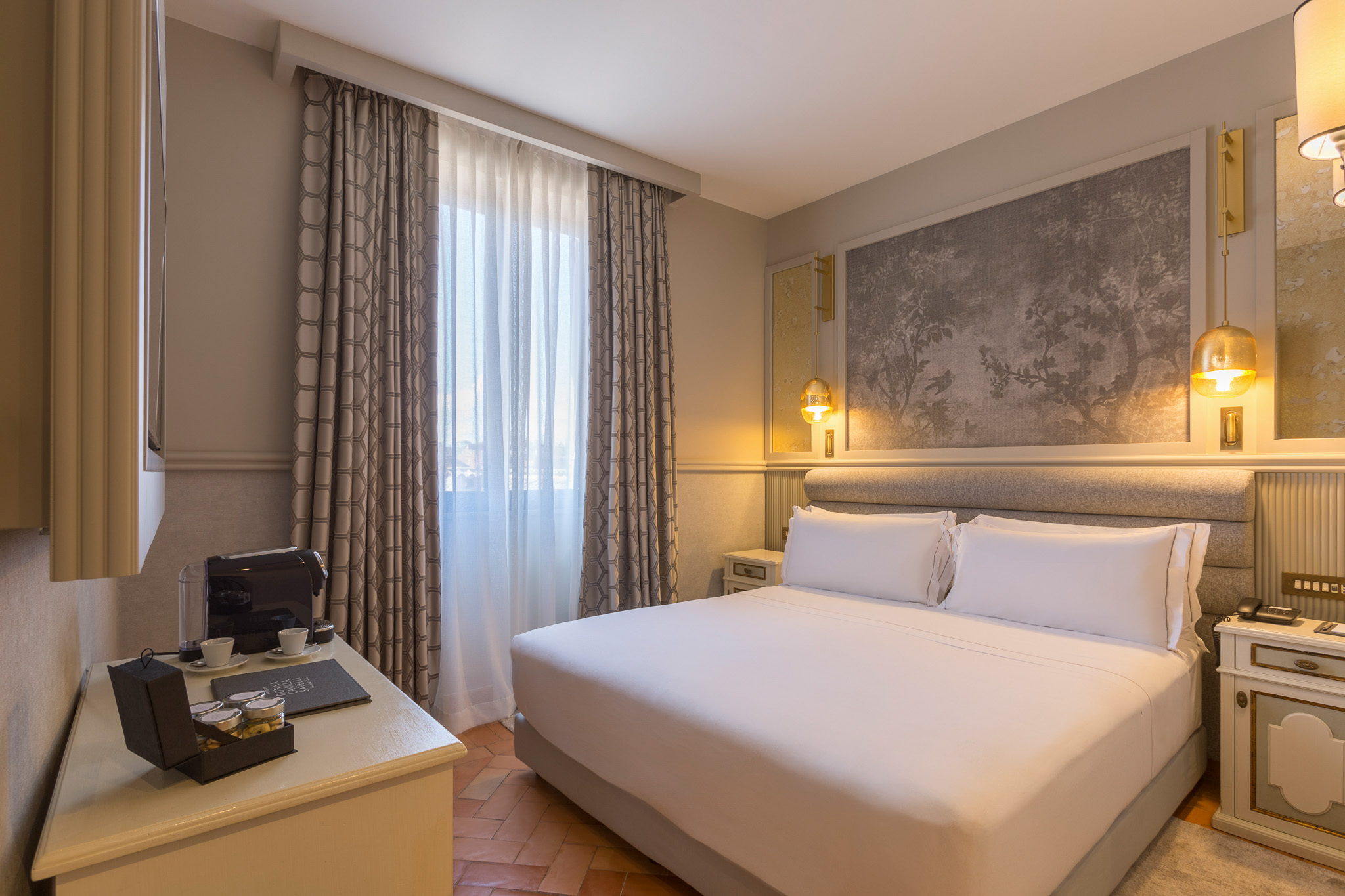 Suite Queen Size Bed