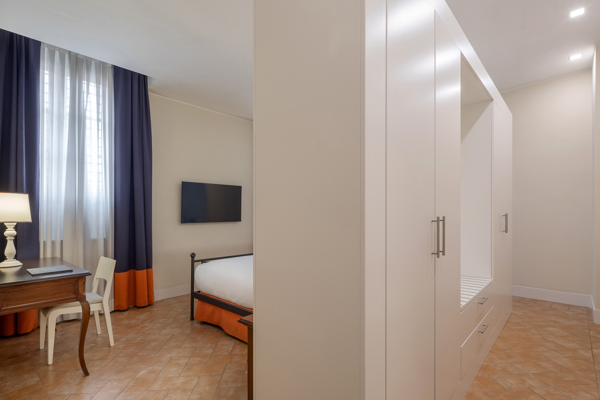 Suite Queen Size Bed