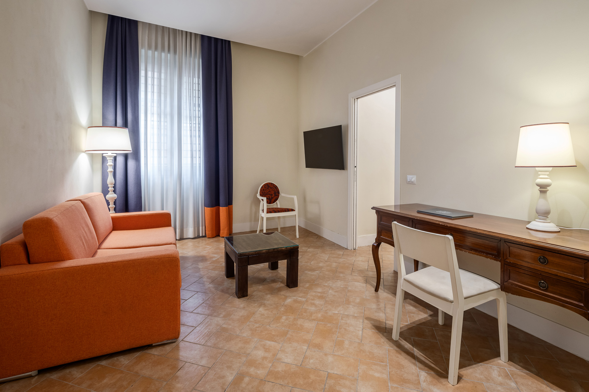 Suite Queen Size Bed