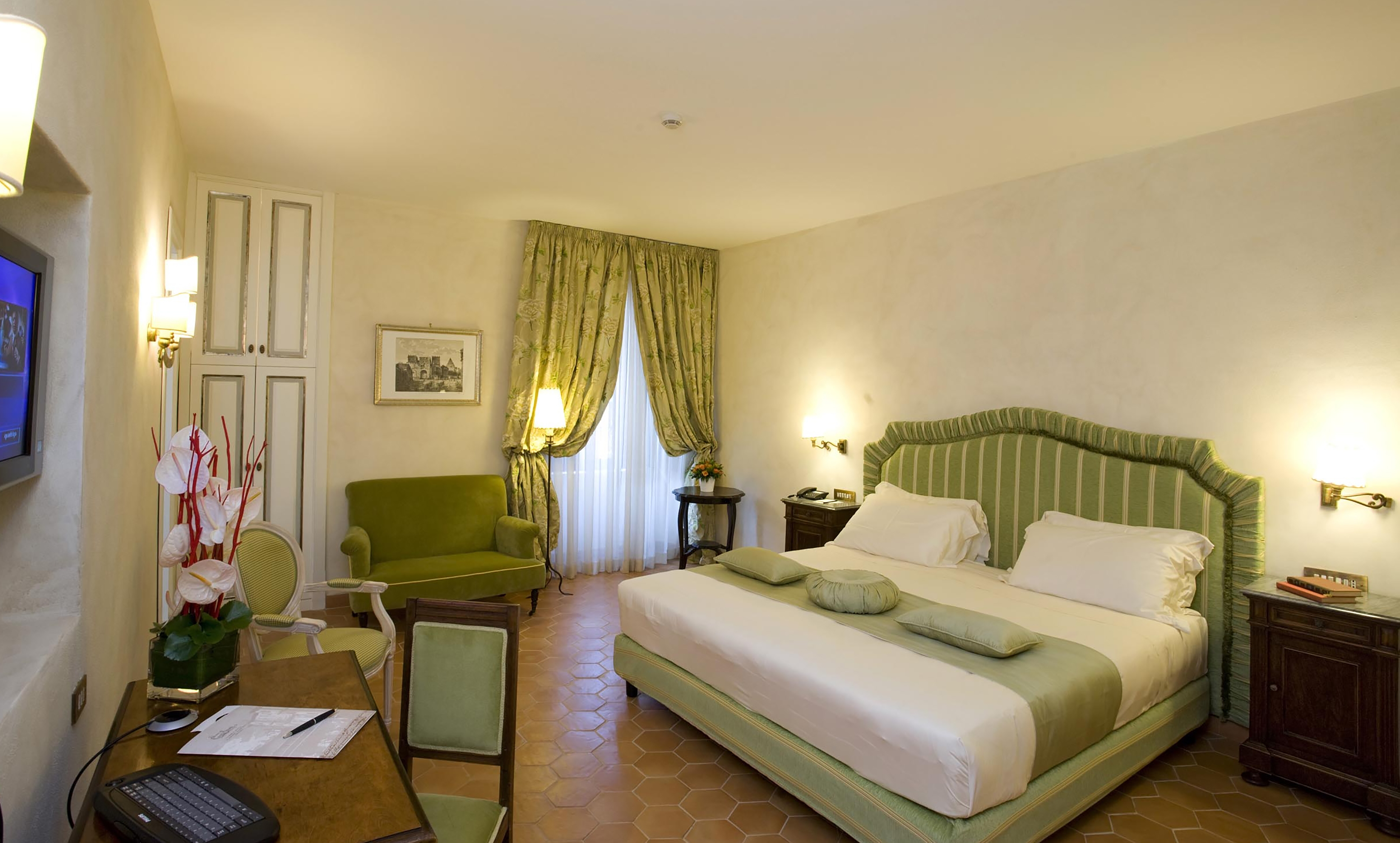 Double Single Executive