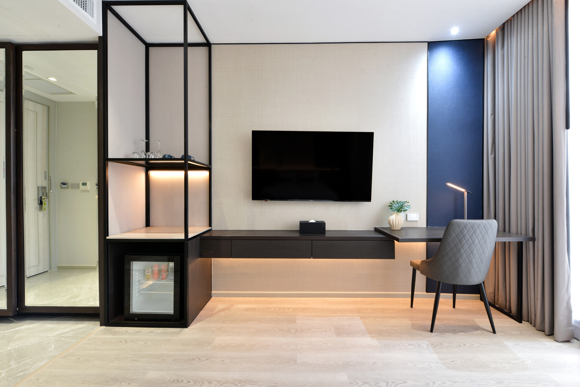 Double Deluxe King Bed