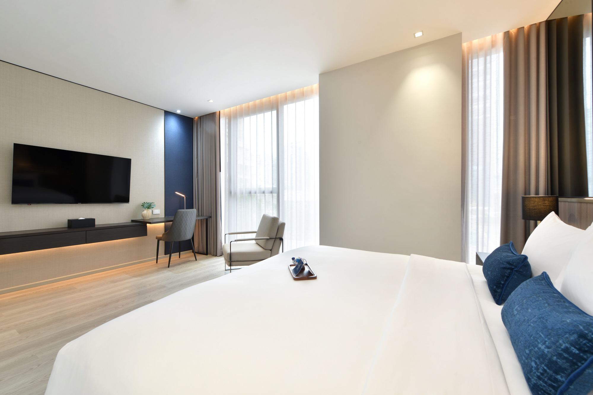 Double Deluxe King Bed