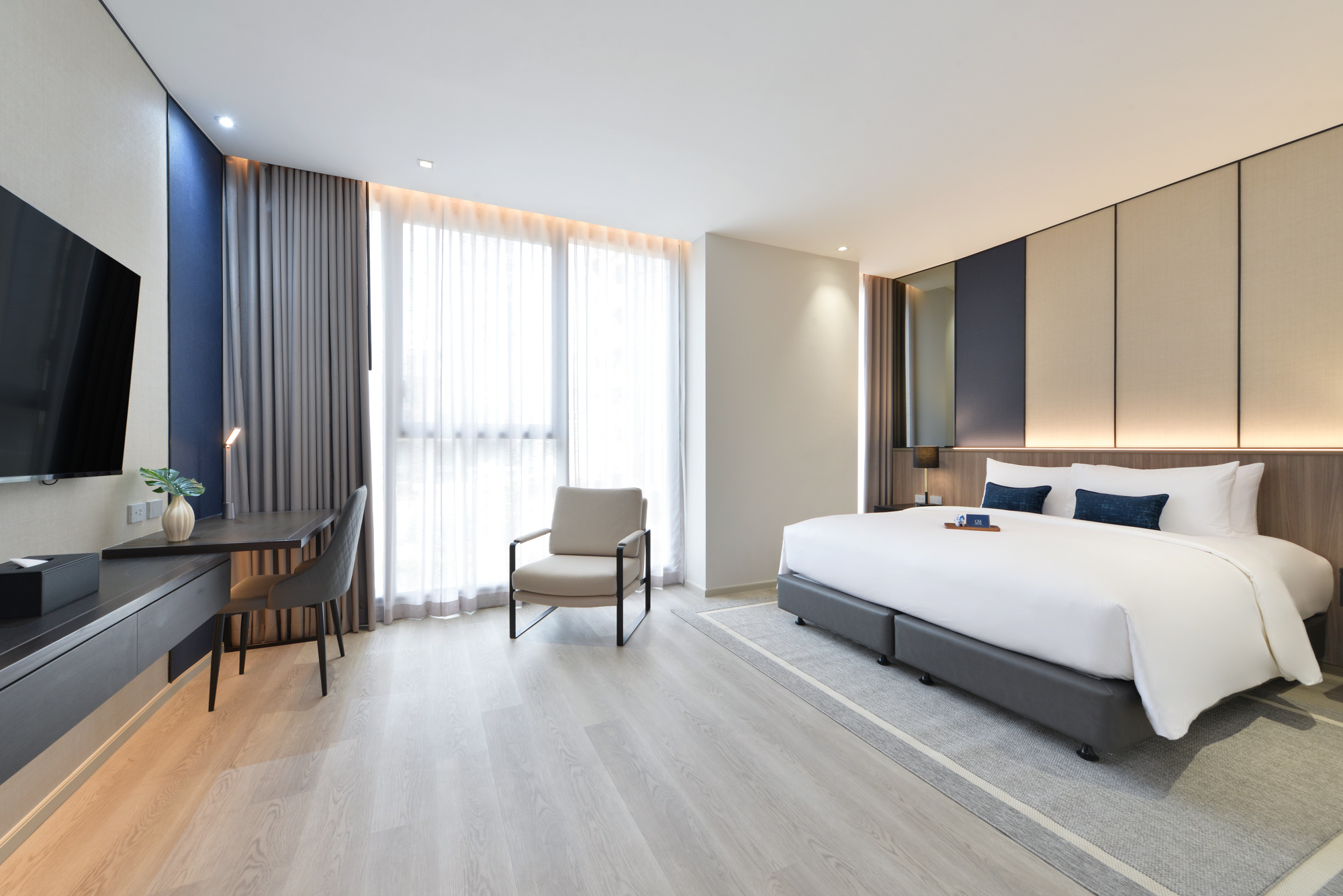 Double Deluxe King Bed