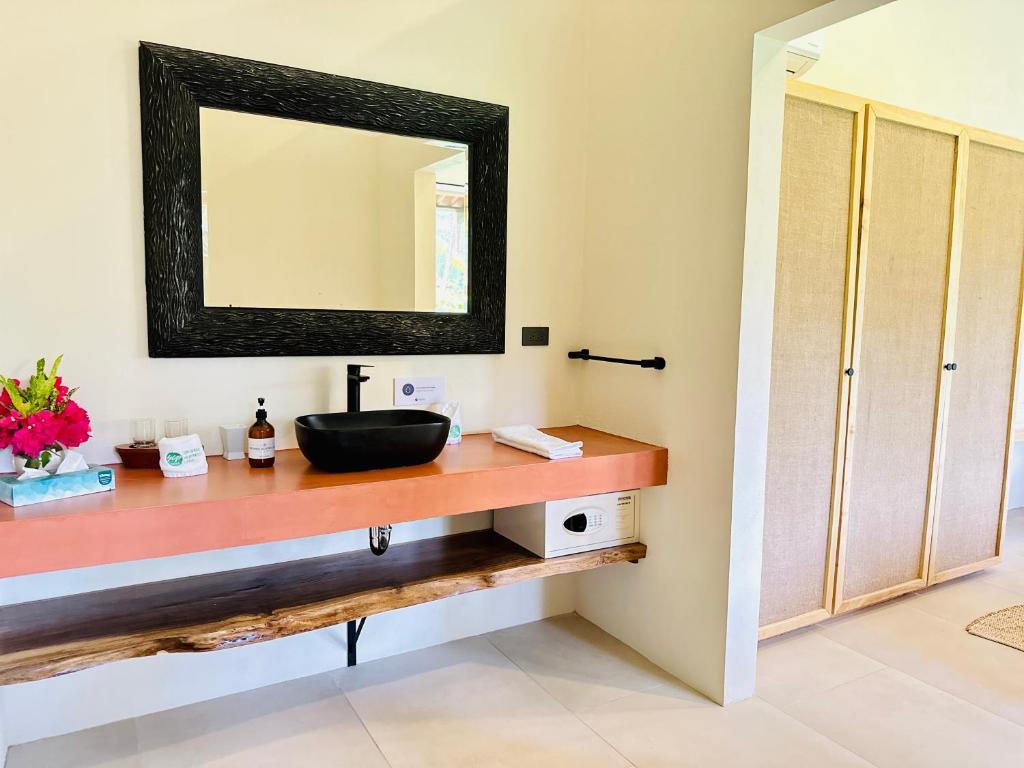 Suite Queen Size Bed