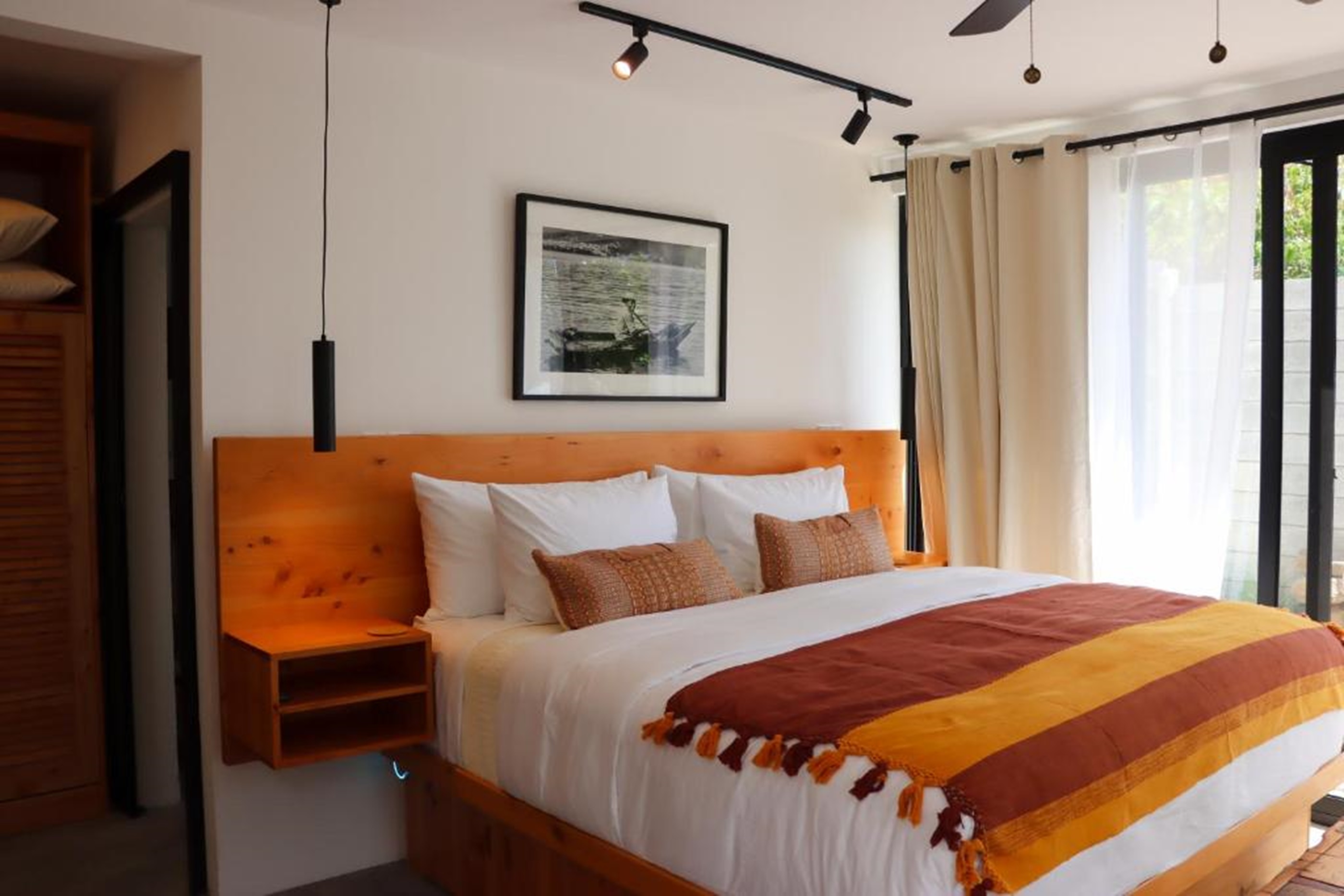 Double or Twin One Bedroom One Bathroom