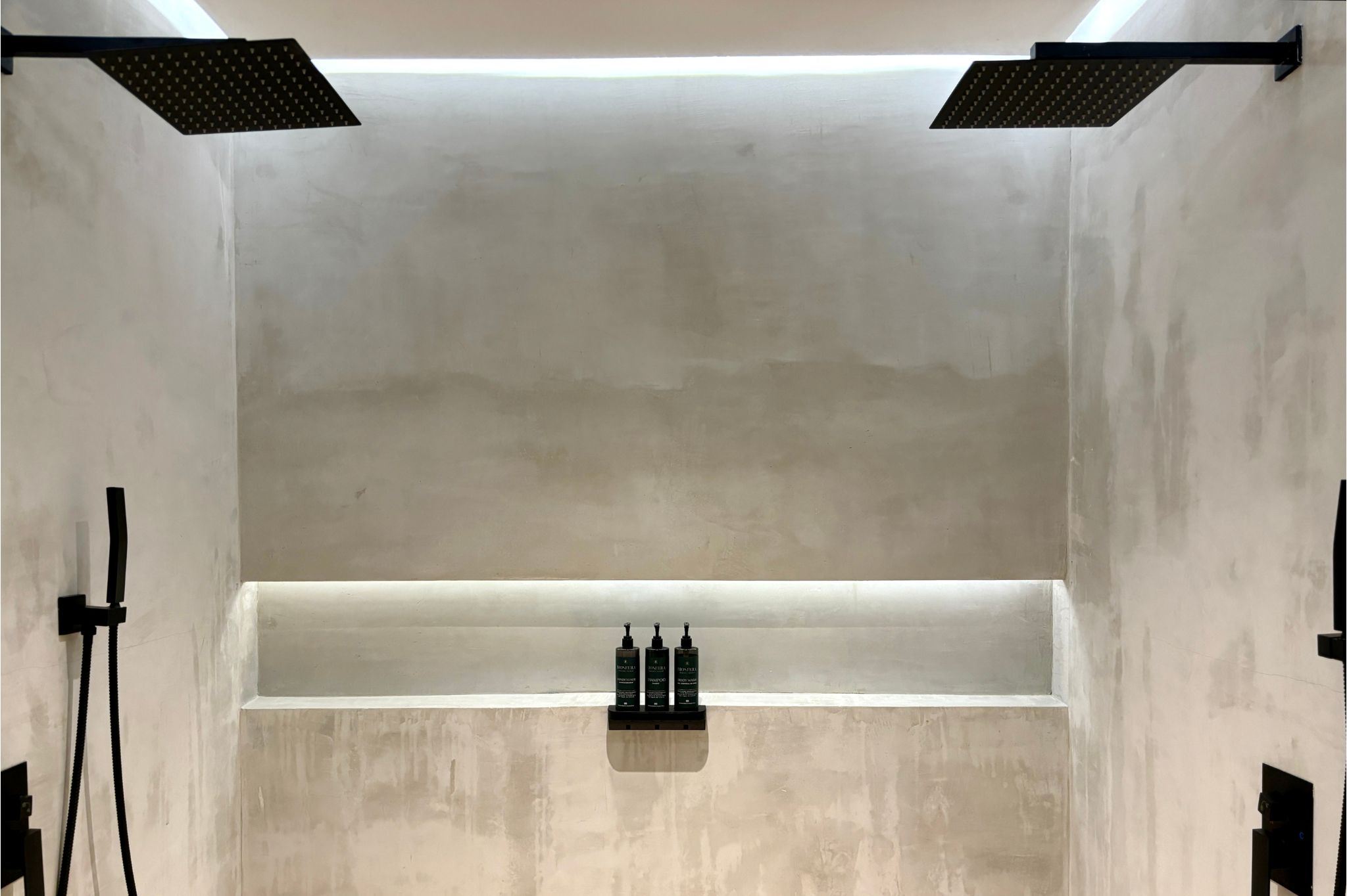 Suite Deluxe King Bed