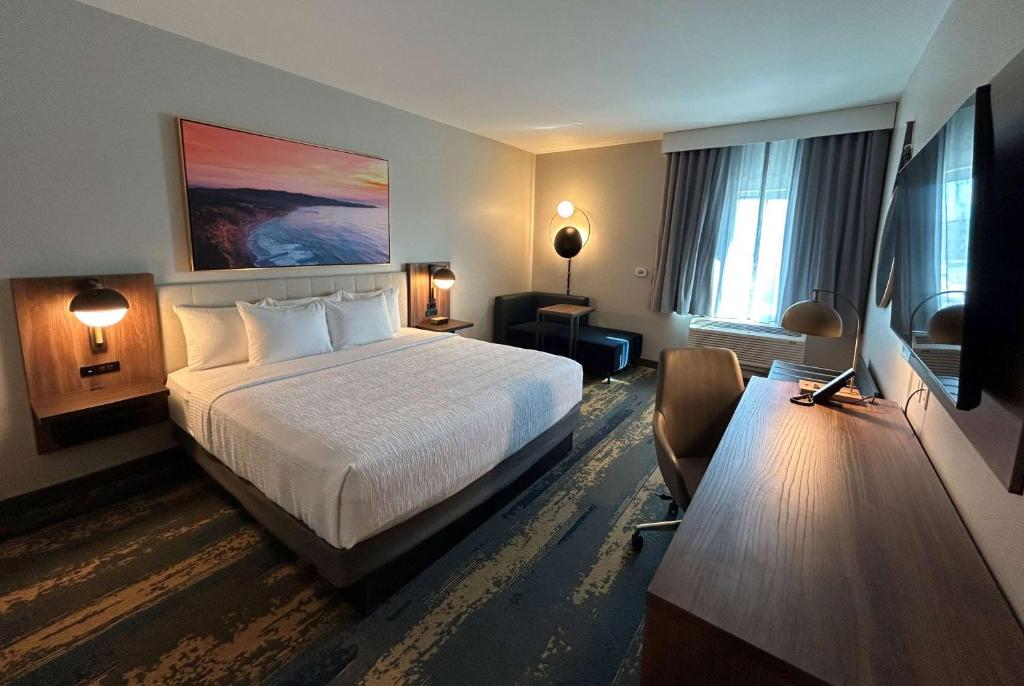 Double Deluxe King Bed