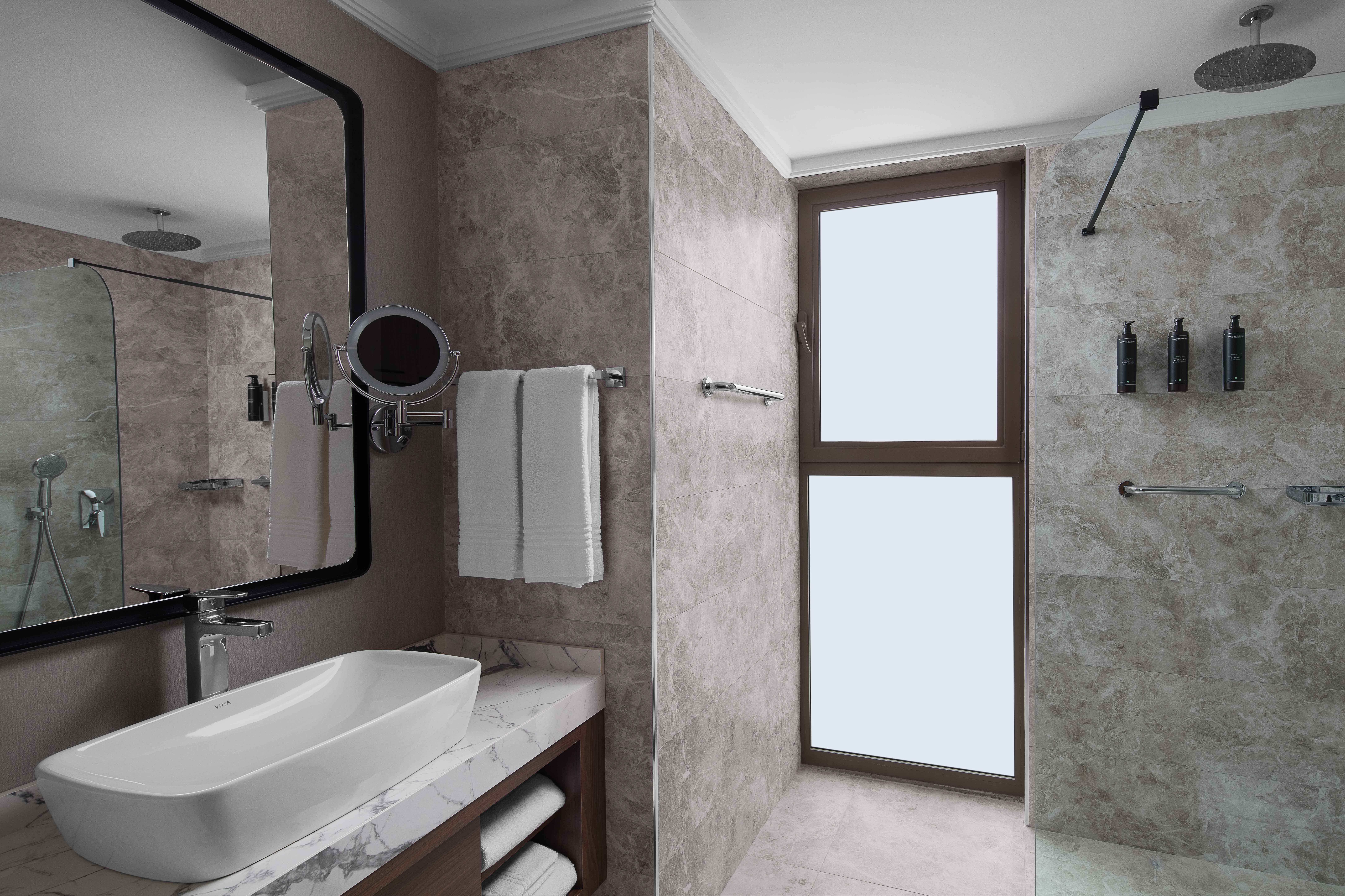 Studio King Size Bed