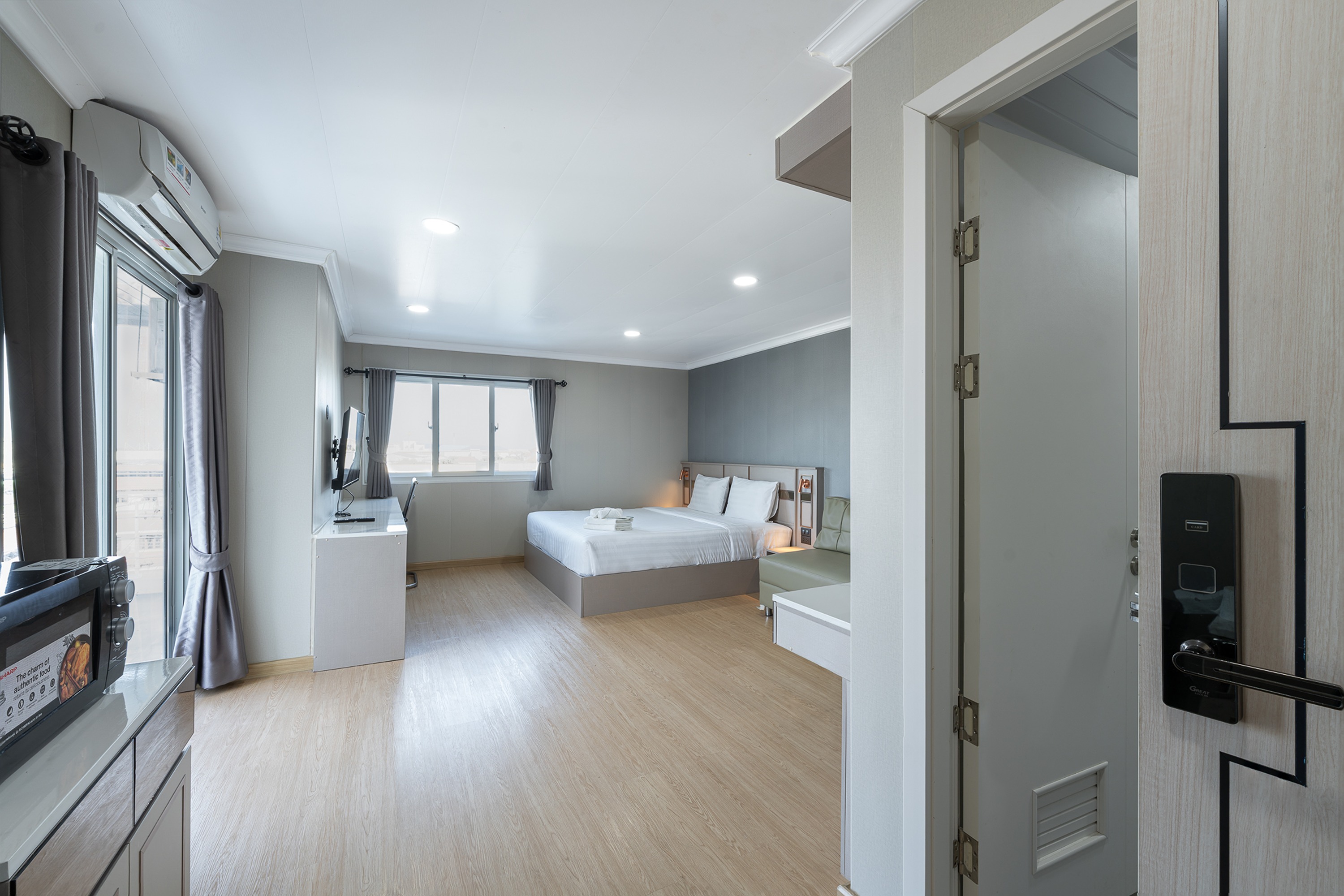 Double King Size Bed