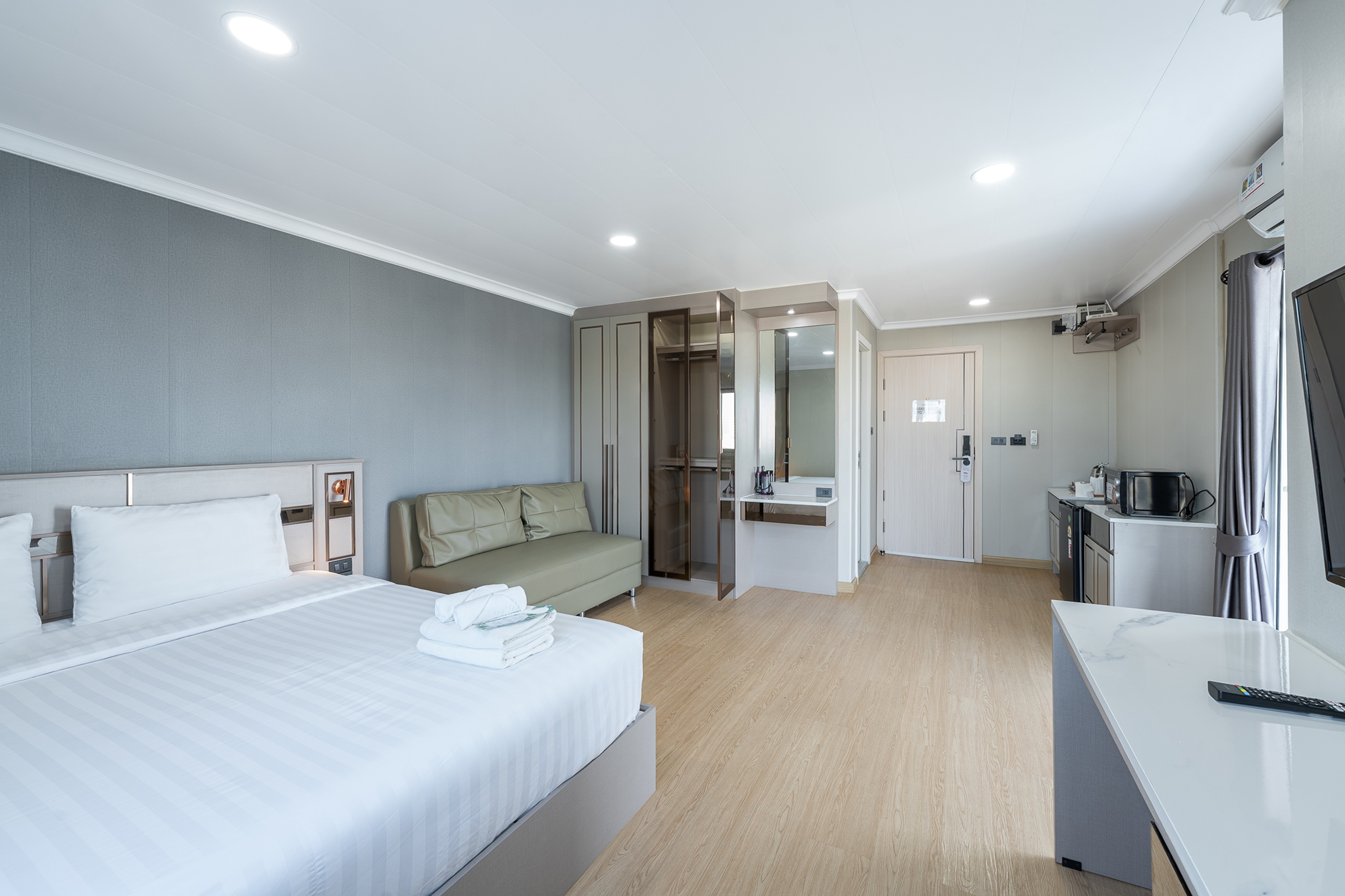 Double King Size Bed