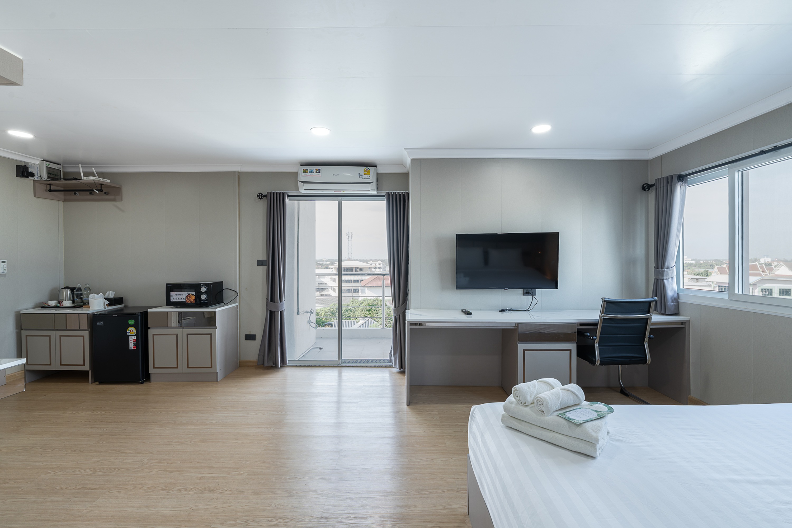 Double King Size Bed