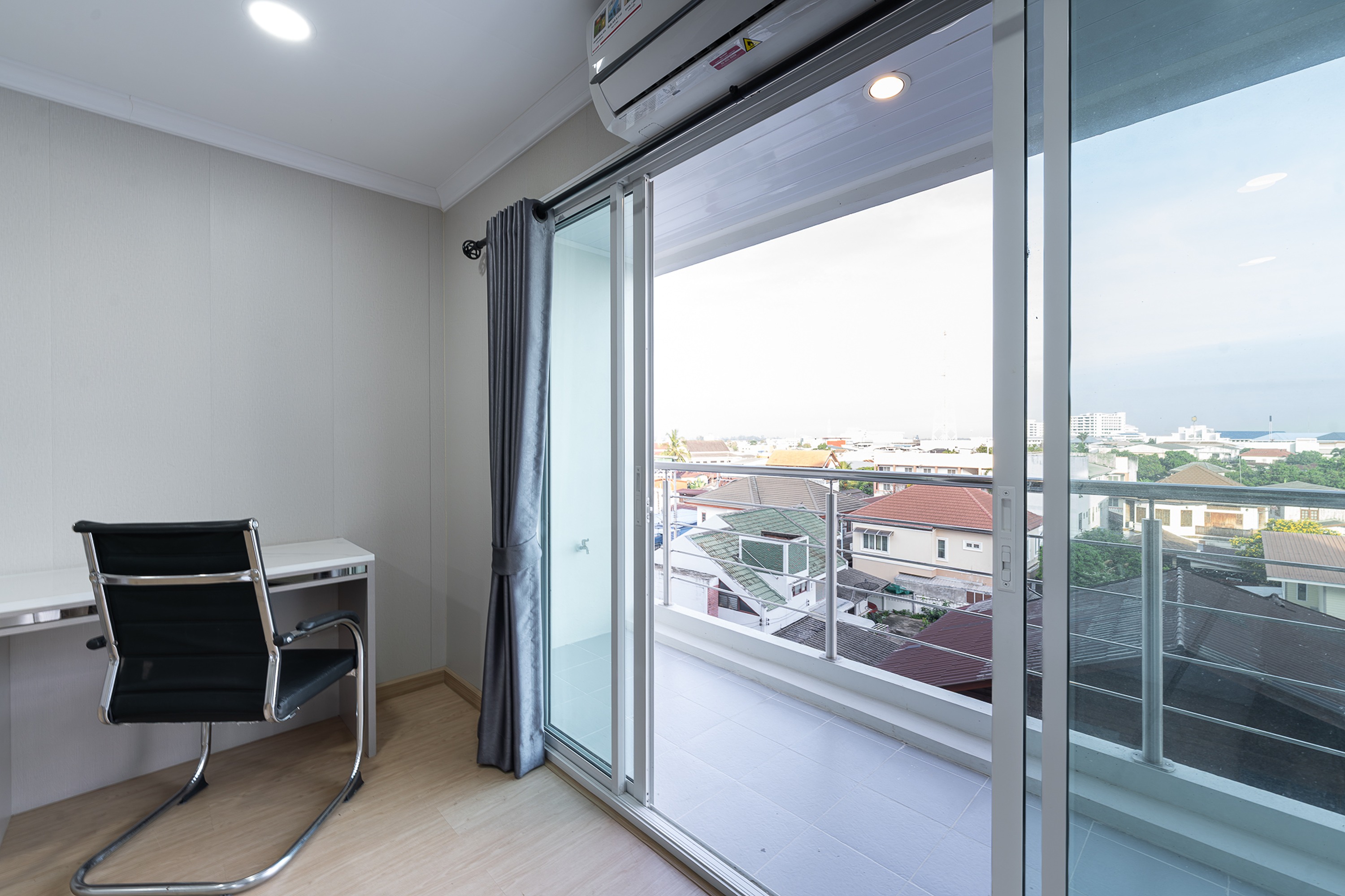 Double Deluxe King Bed