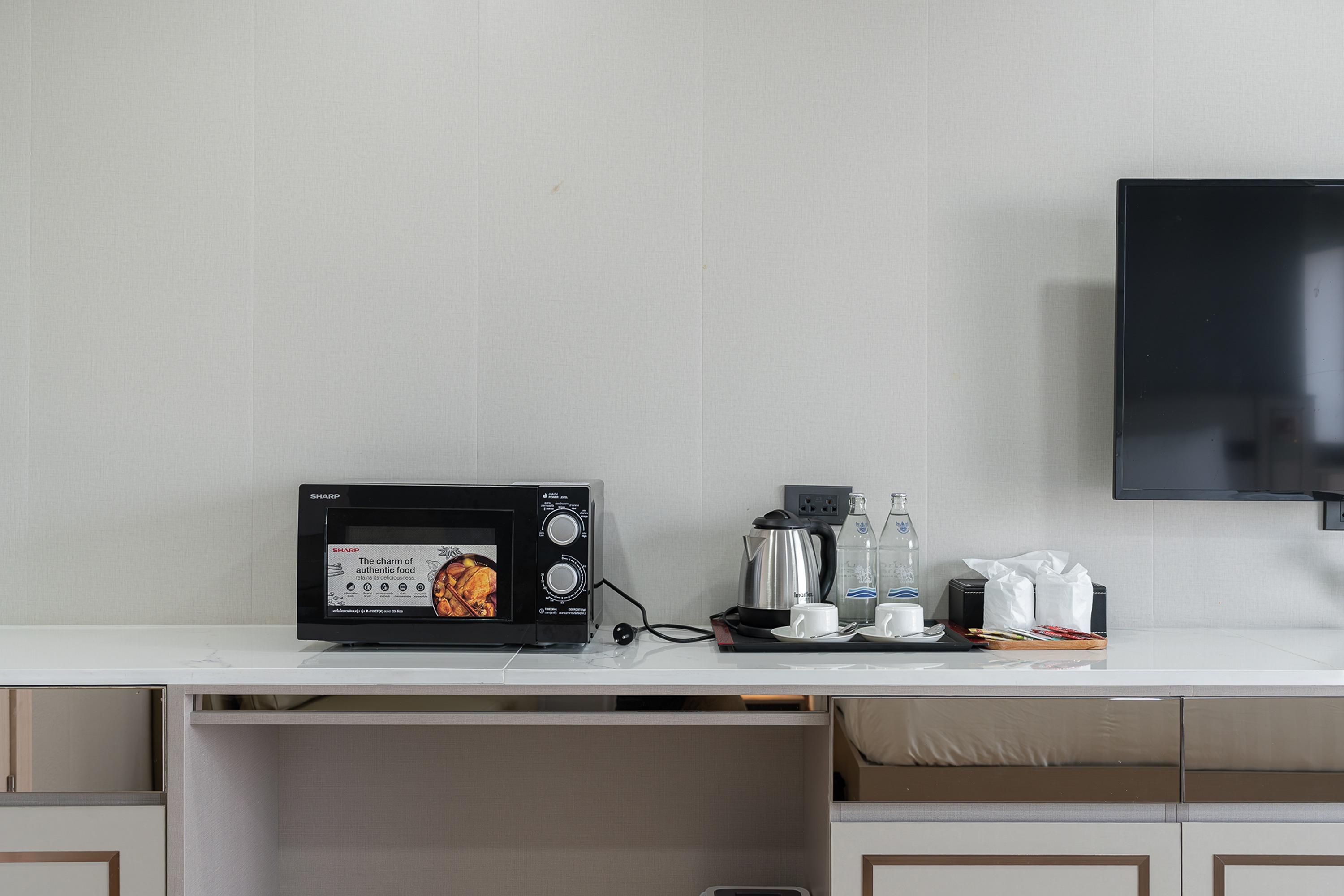 Double Deluxe King Bed