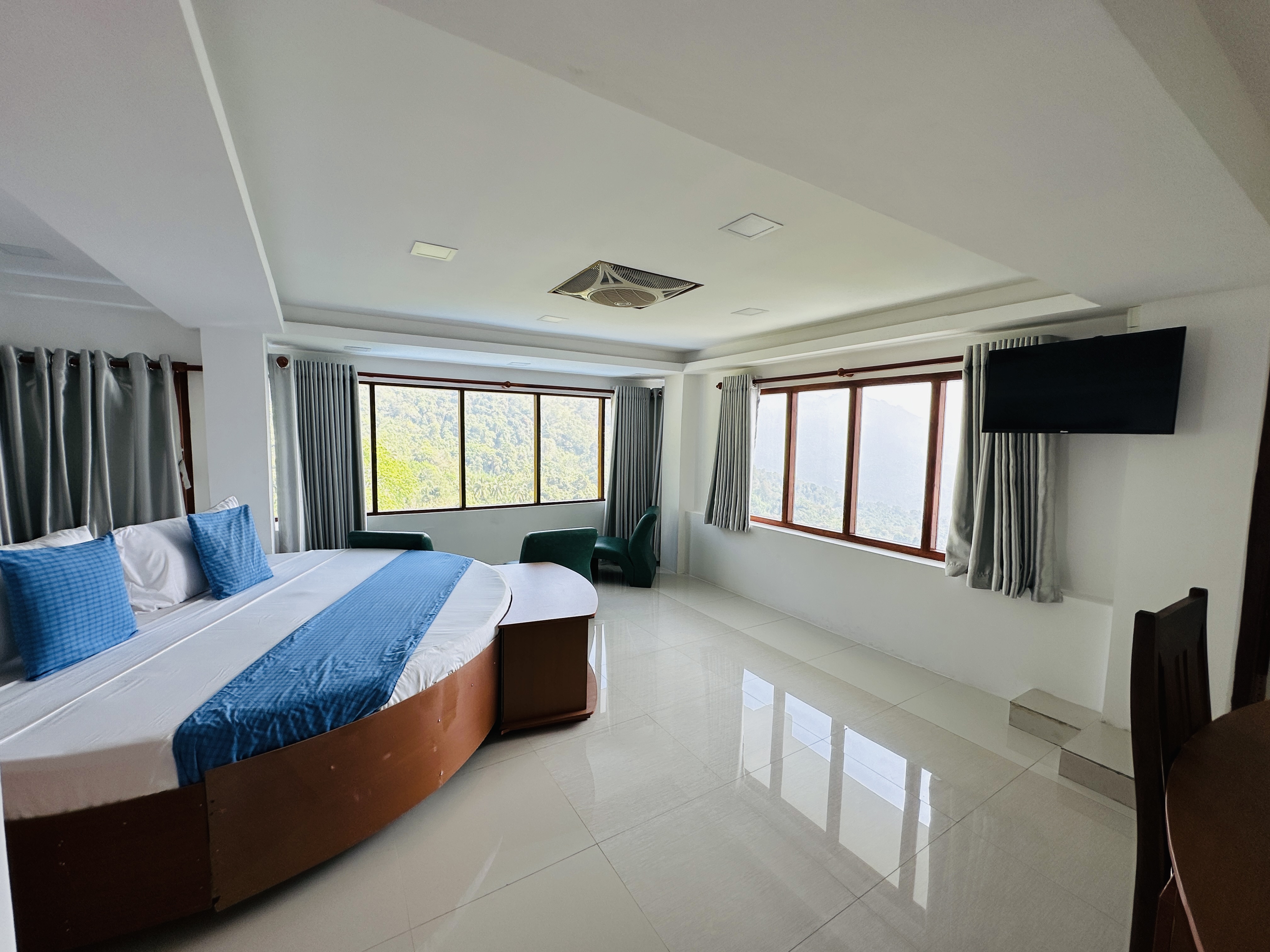 Quadruple with Balcony