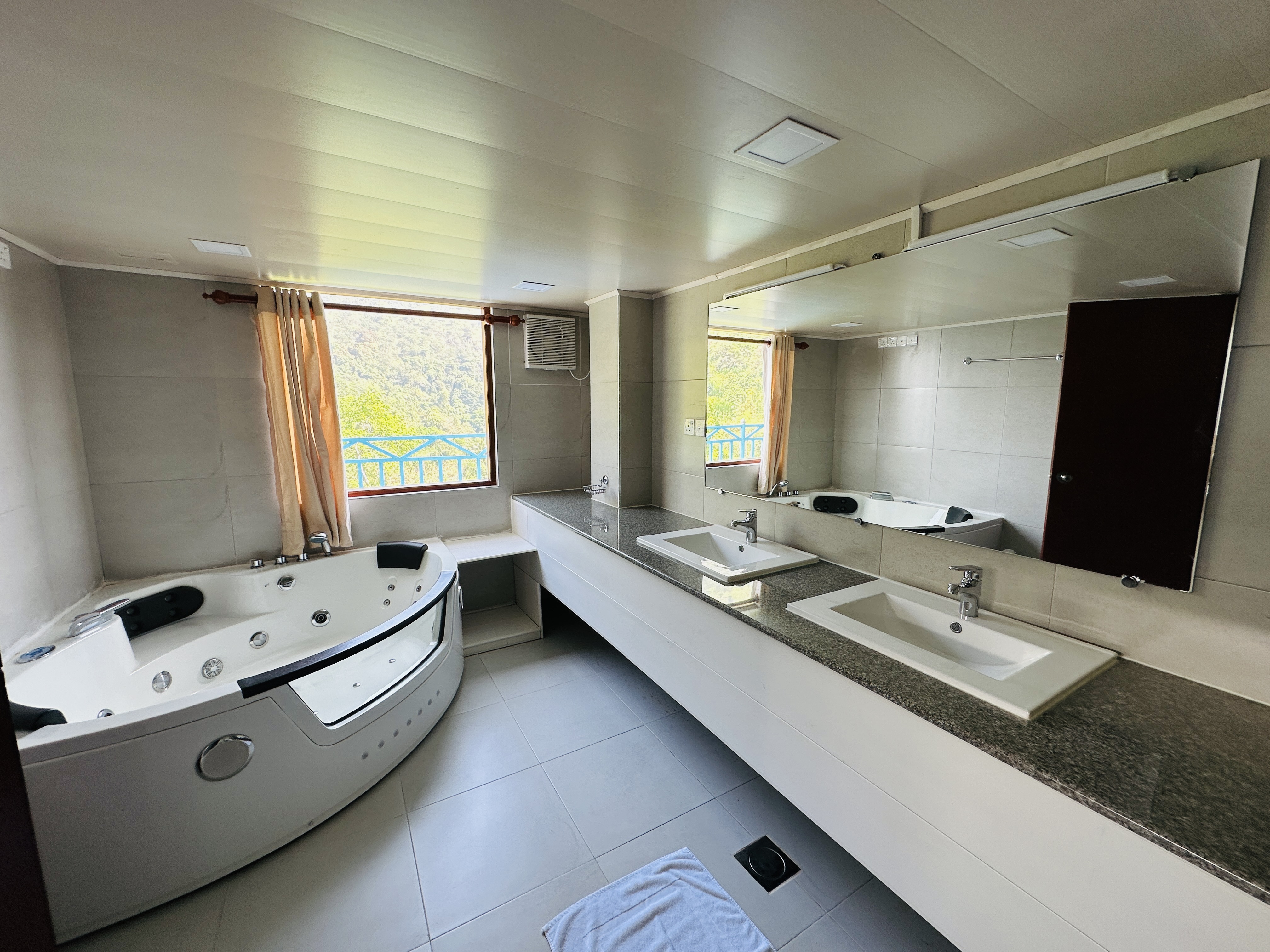 Quadruple with Balcony