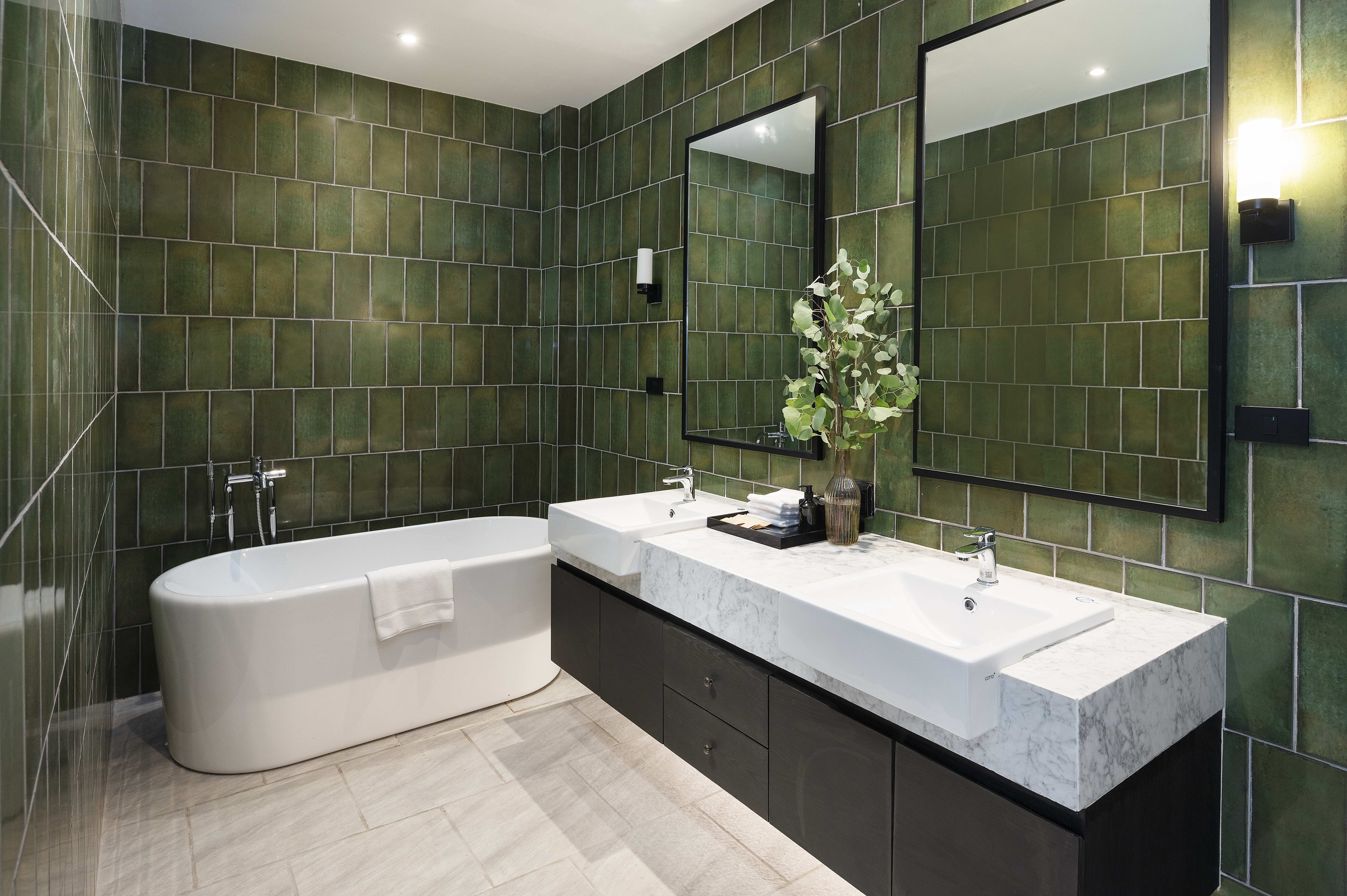 Suite with Balcony with Views