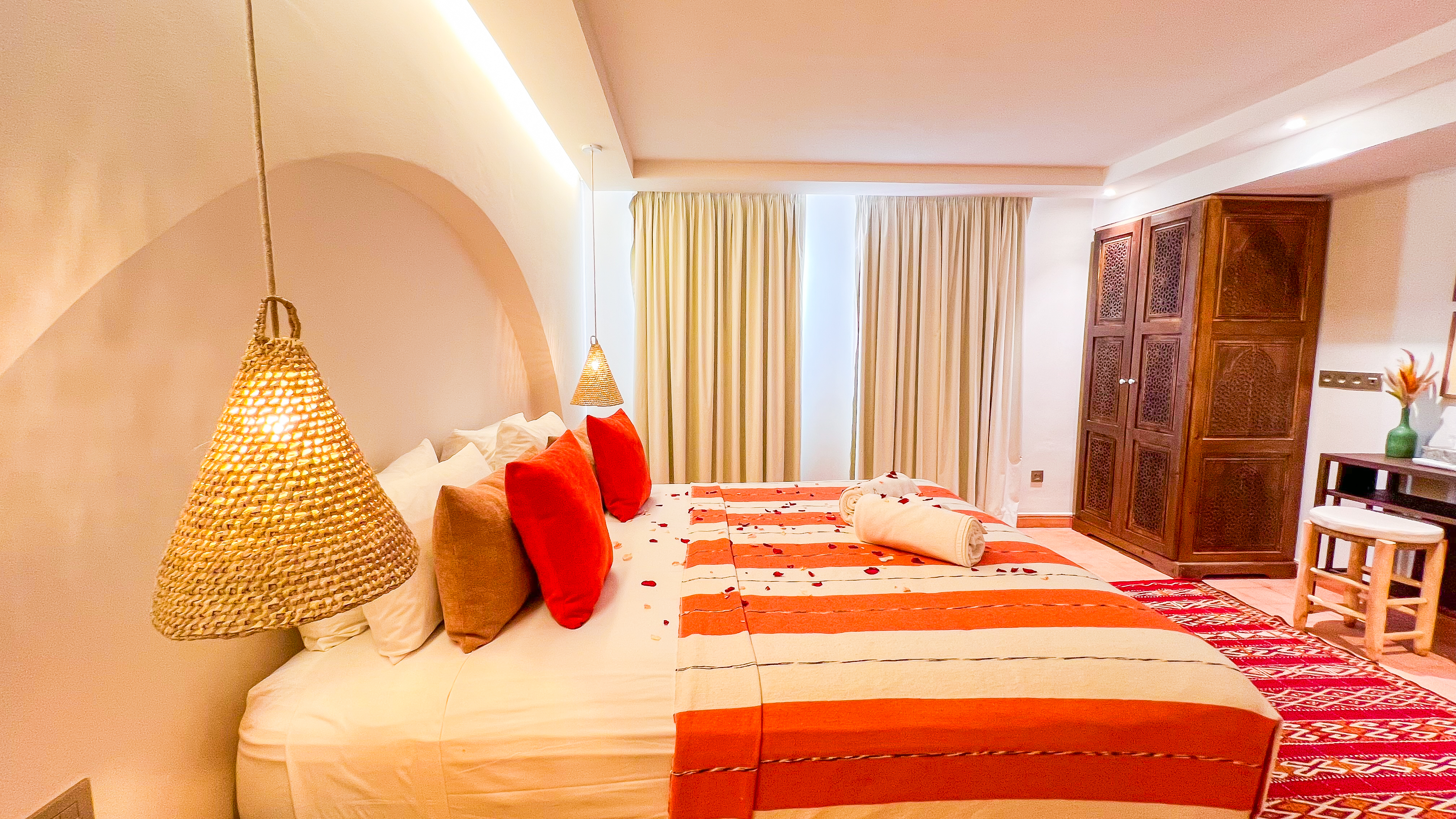 Double Deluxe One Bed