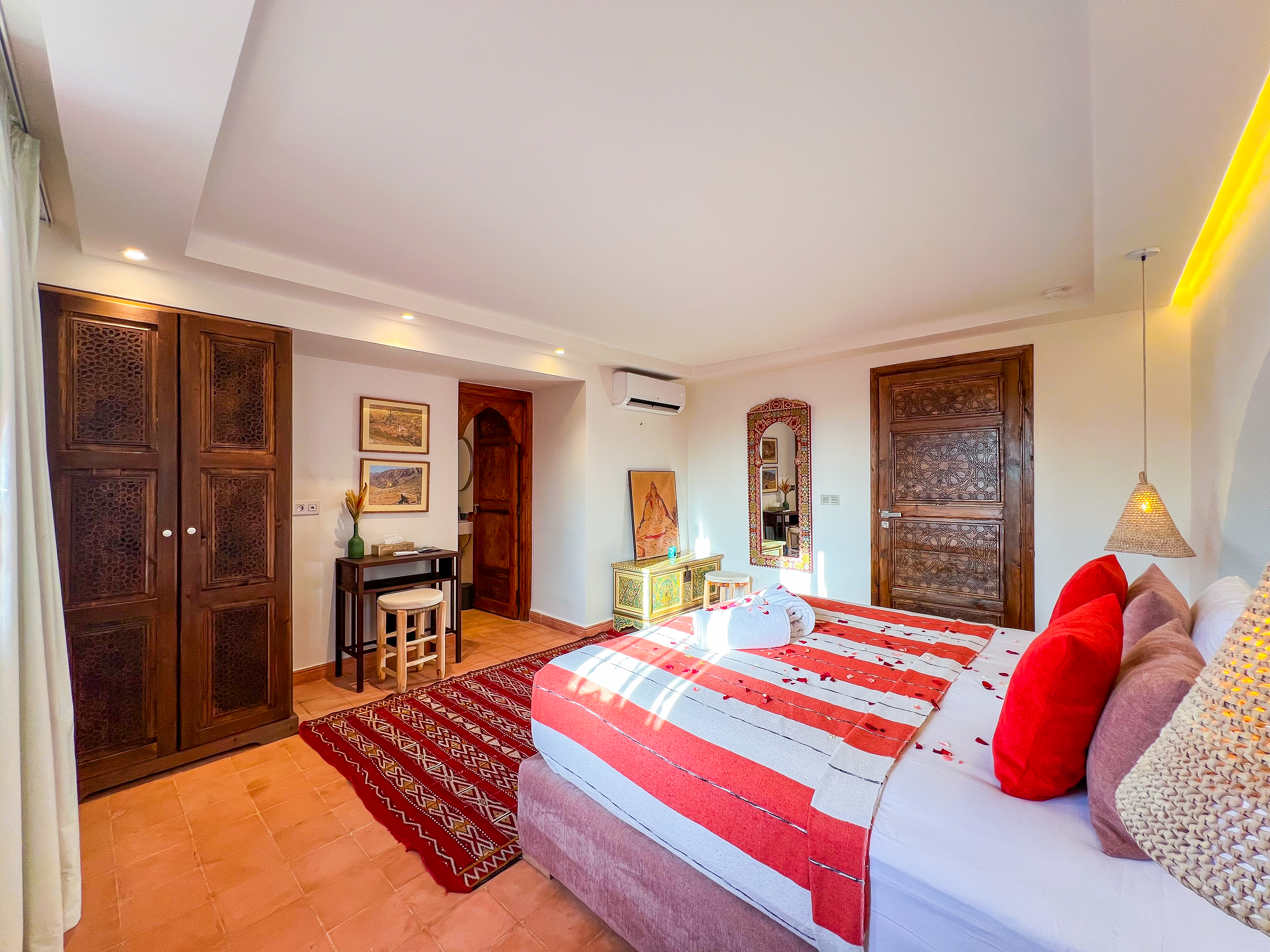 Double Deluxe One Bed