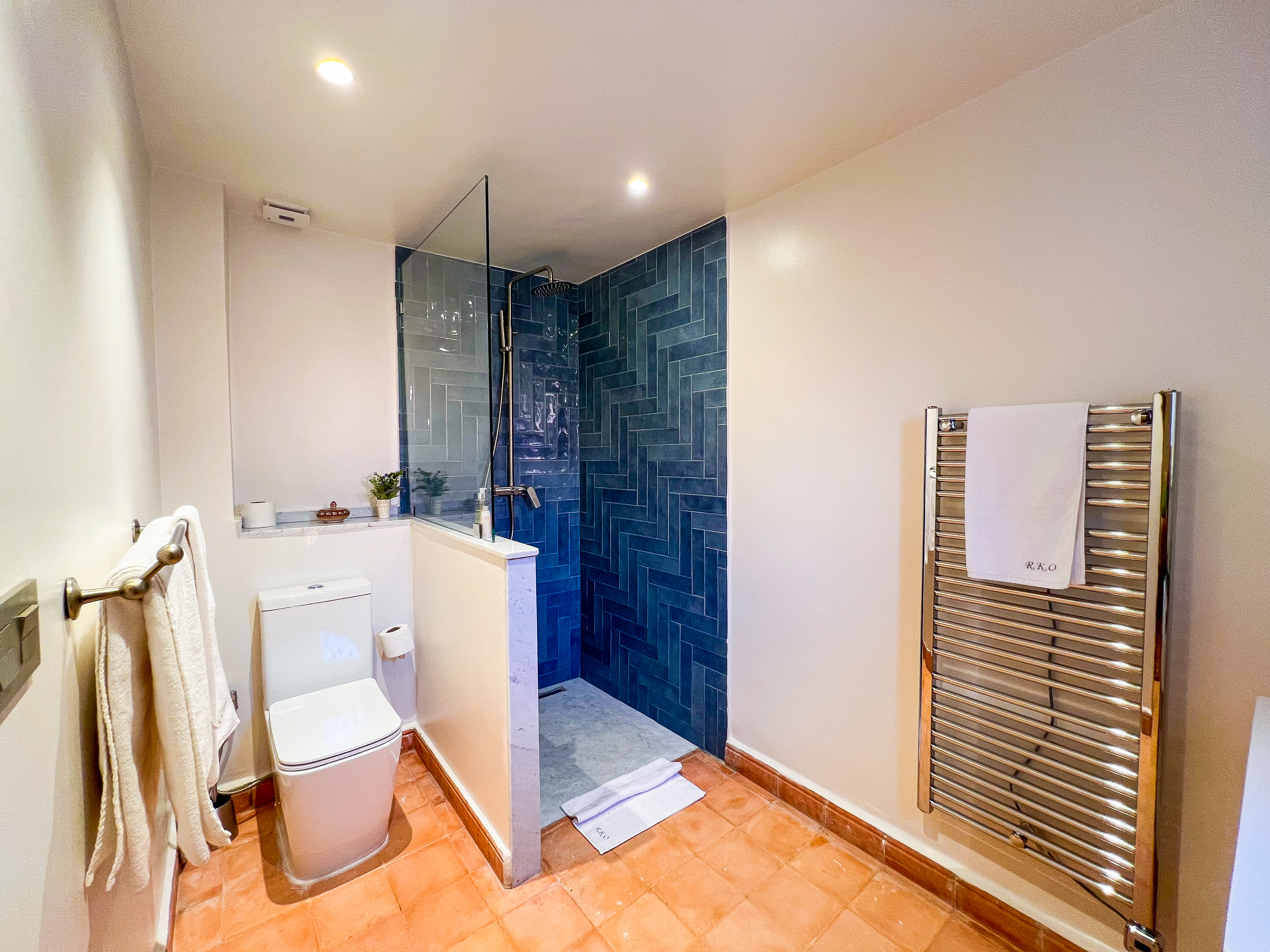 Double Deluxe One Bed