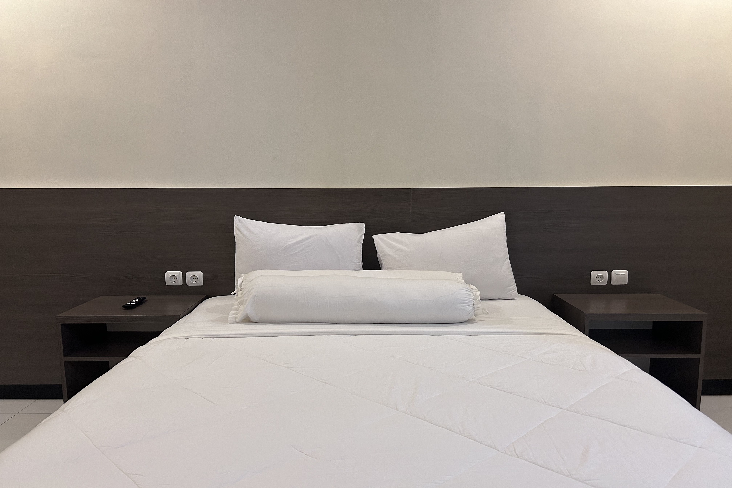 Double Queen Size Bed