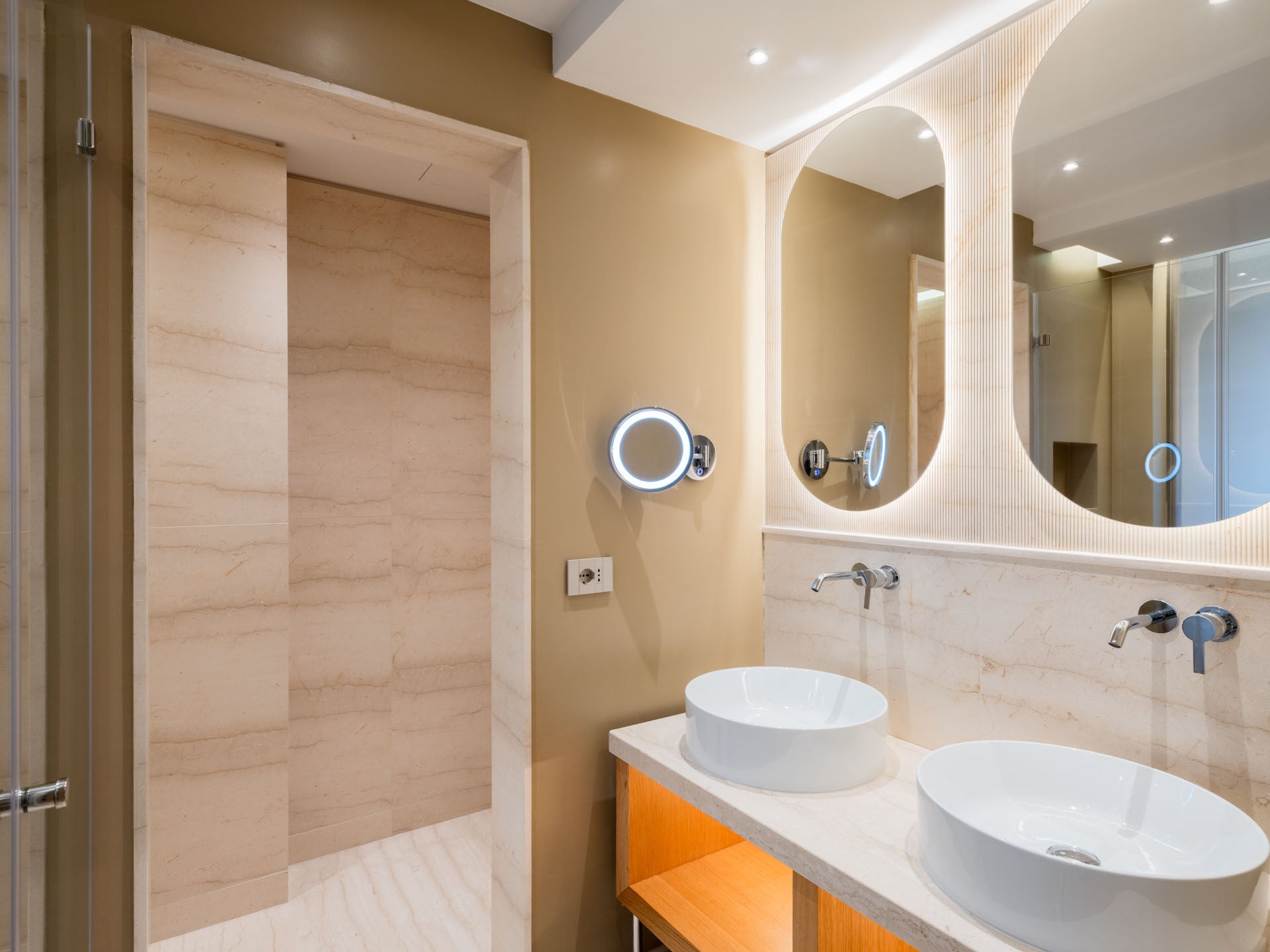 Suite Two Bedrooms One Bathroom